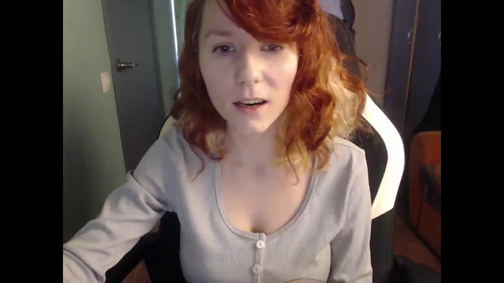 Gallery image thumbnail from NikiFoks18's myfreecams stream on, 05/04/2025, 08:55 image 5 of 20