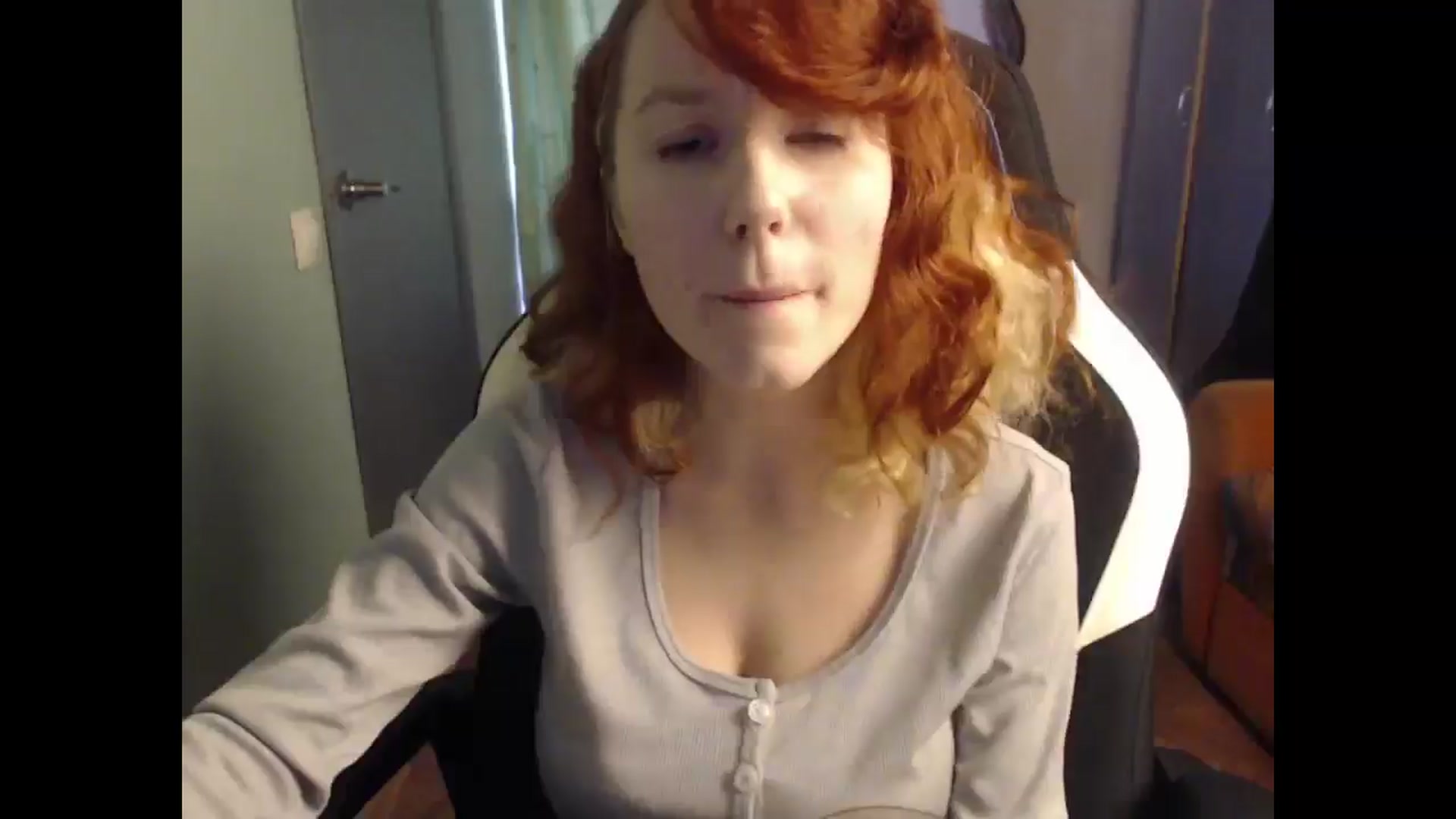 Gallery image thumbnail from NikiFoks18's myfreecams stream on, 05/04/2025, 08:55 image 6 of 20