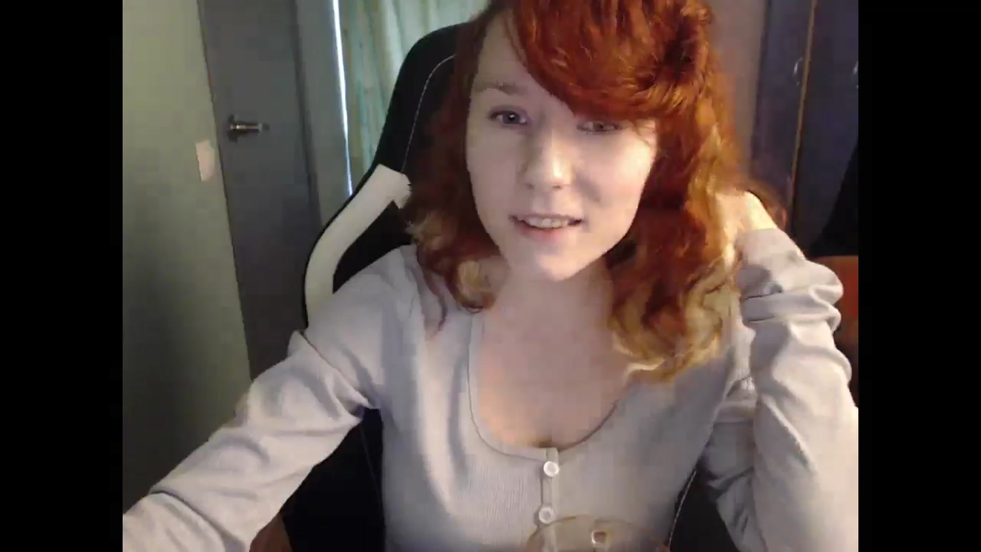 Gallery image thumbnail from NikiFoks18's myfreecams stream on, 05/04/2025, 08:55 image 9 of 20