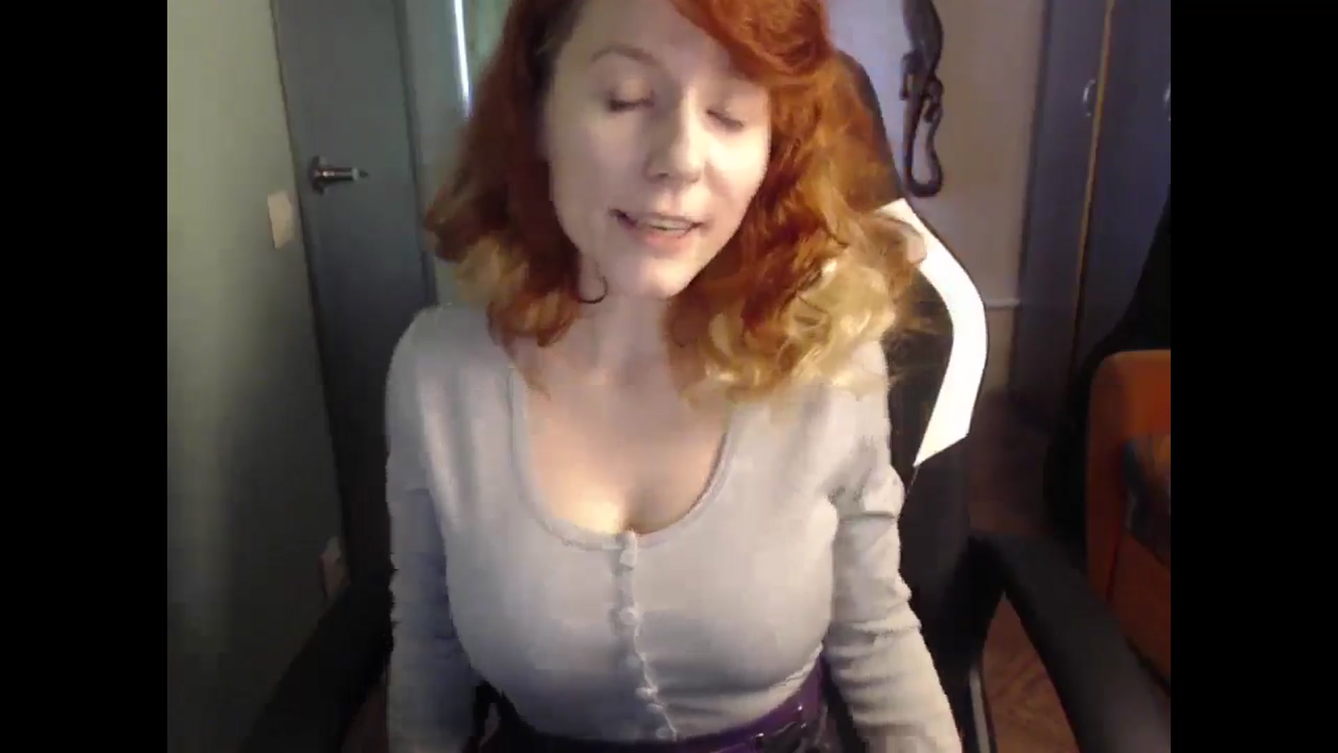Gallery image thumbnail from NikiFoks18's myfreecams stream on, 05/04/2025, 08:55 image 18 of 20