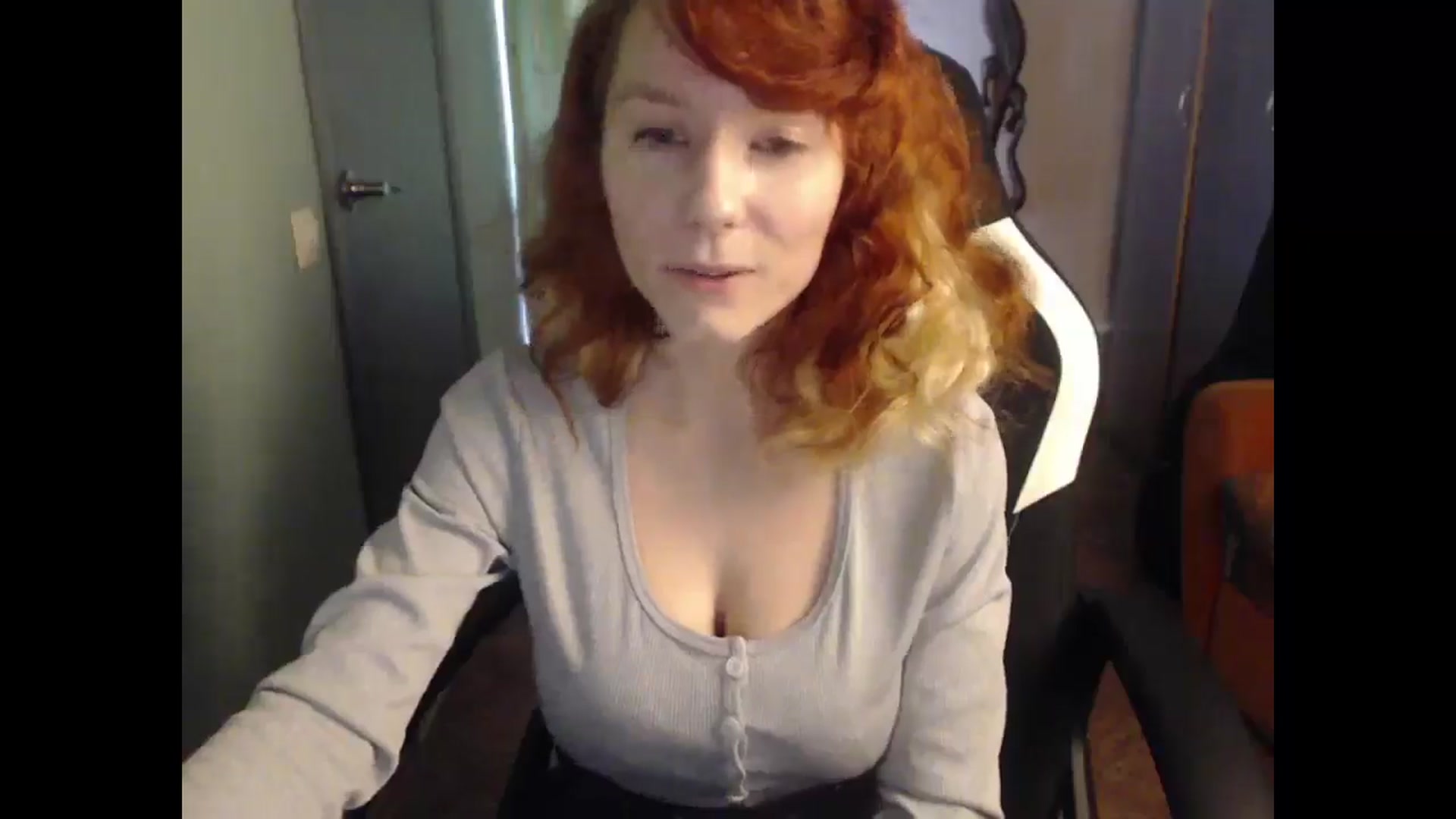 Gallery image thumbnail from NikiFoks18's myfreecams stream on, 05/04/2025, 08:55 image 19 of 20