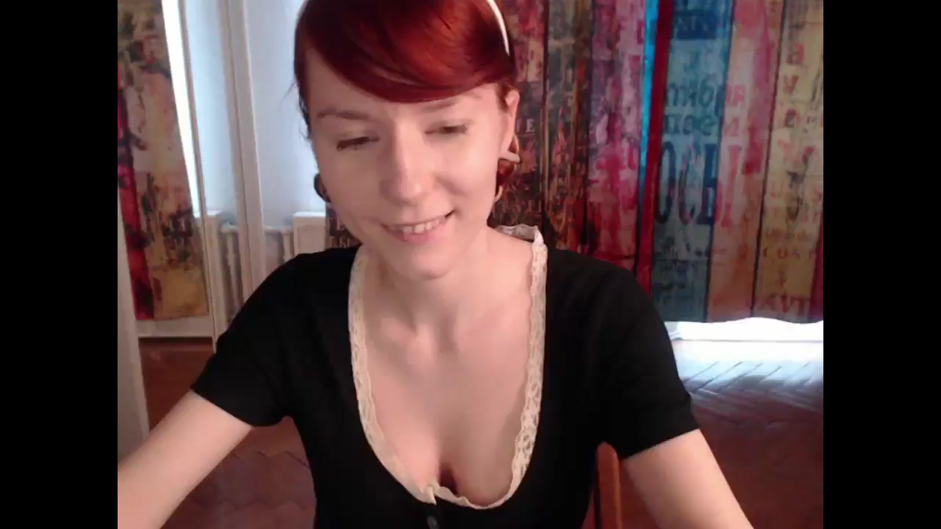 Gallery image thumbnail from NikiFoks18's myfreecams stream on, 06/07/2025, 09:47 image 15 of 20