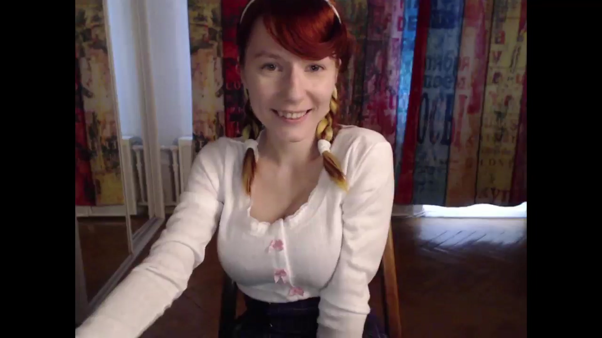 Gallery image thumbnail from NikiFoks18's myfreecams stream on, 06/10/2025, 15:15 image 15 of 20