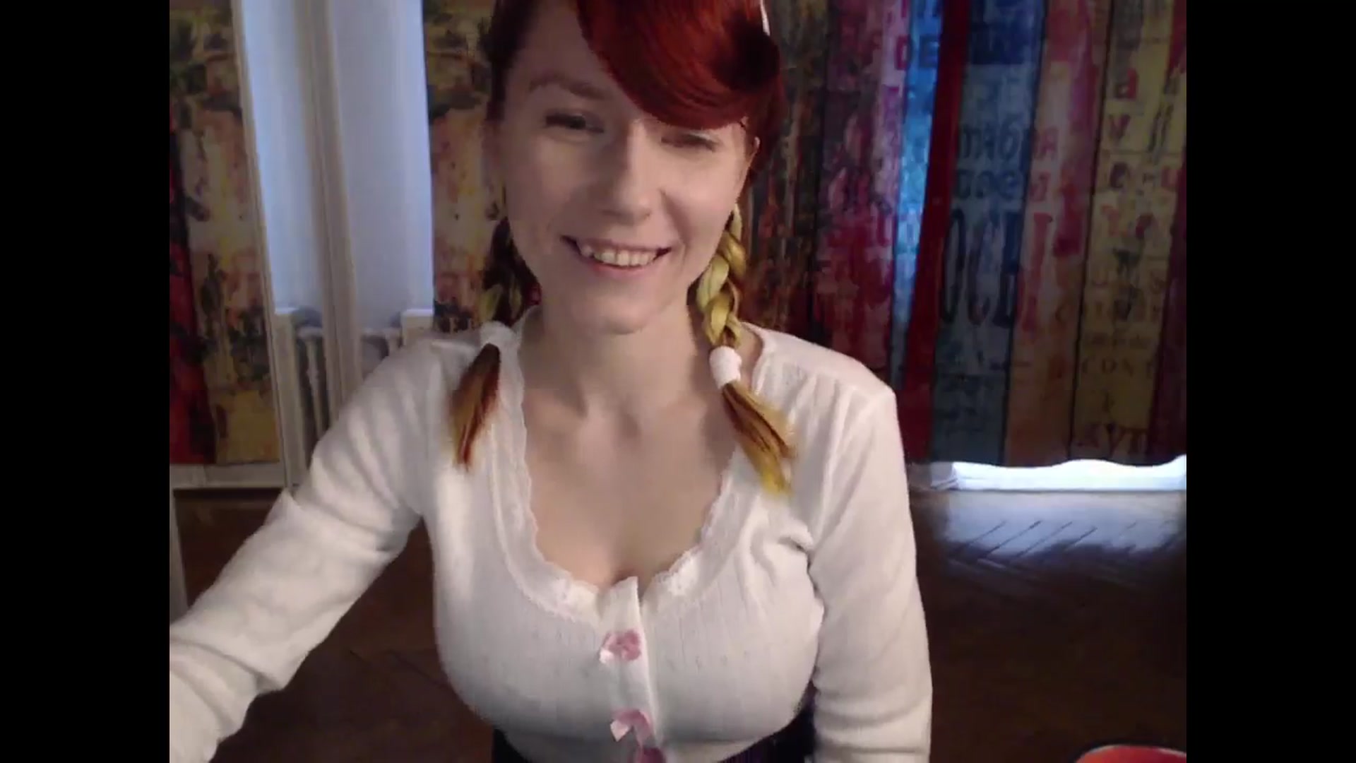 Gallery image thumbnail from NikiFoks18's myfreecams stream on, 06/10/2025, 15:15 image 6 of 20