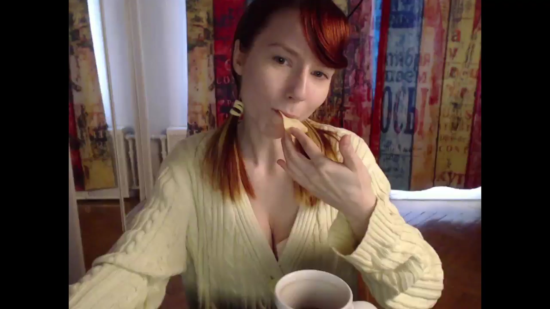 Gallery image thumbnail from NikiFoks18's myfreecams stream on, 06/19/2025, 10:43 image 12 of 20
