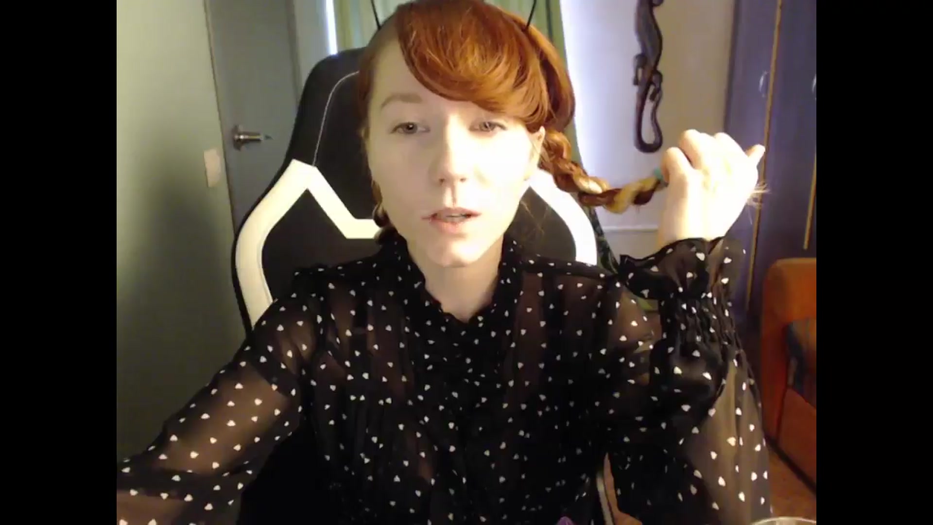 Gallery image thumbnail from NikiFoks18's myfreecams stream on, 09/28/2025, 09:24 image 17 of 20
