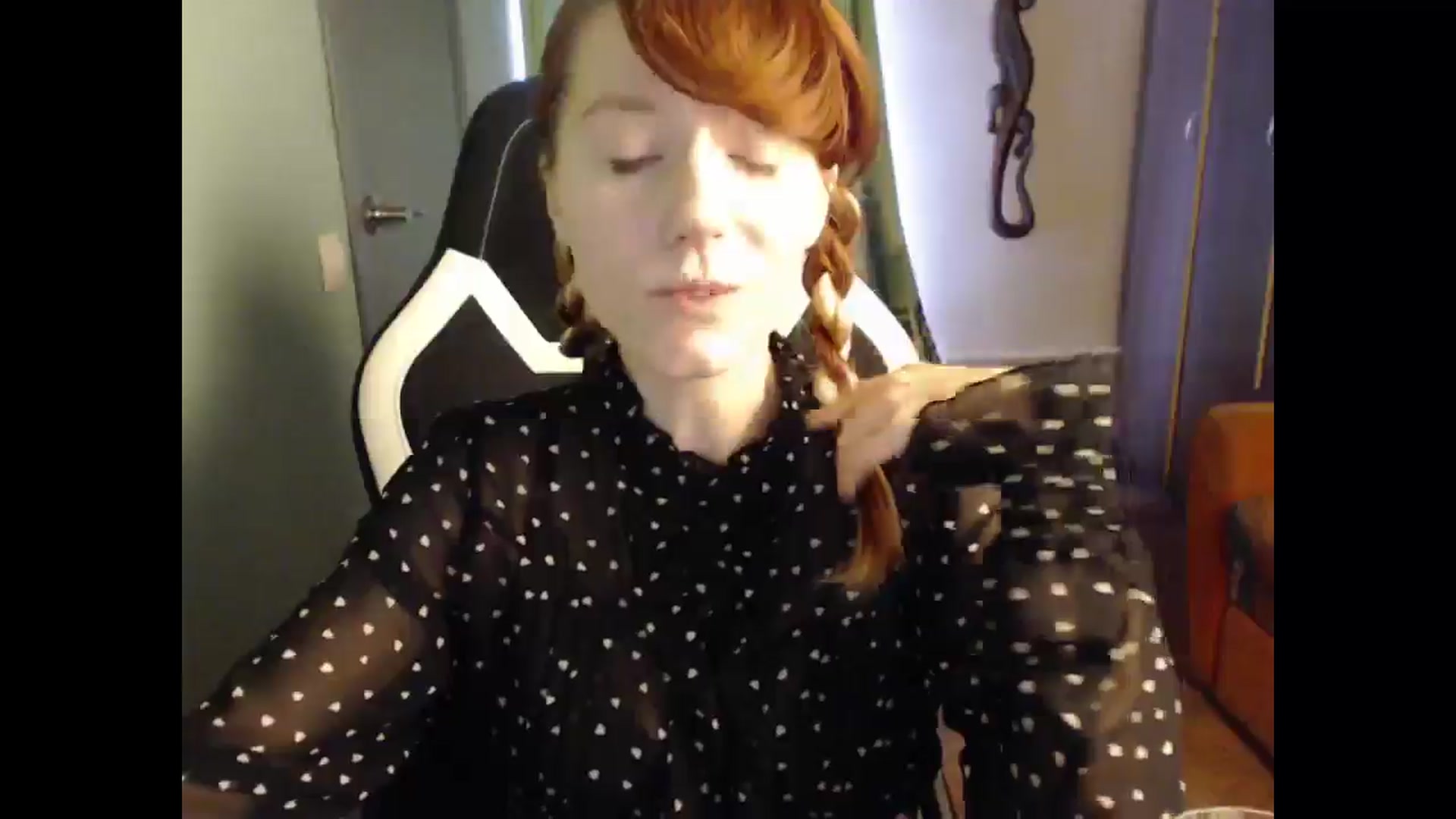 Gallery image thumbnail from NikiFoks18's myfreecams stream on, 09/28/2025, 09:24 image 15 of 20