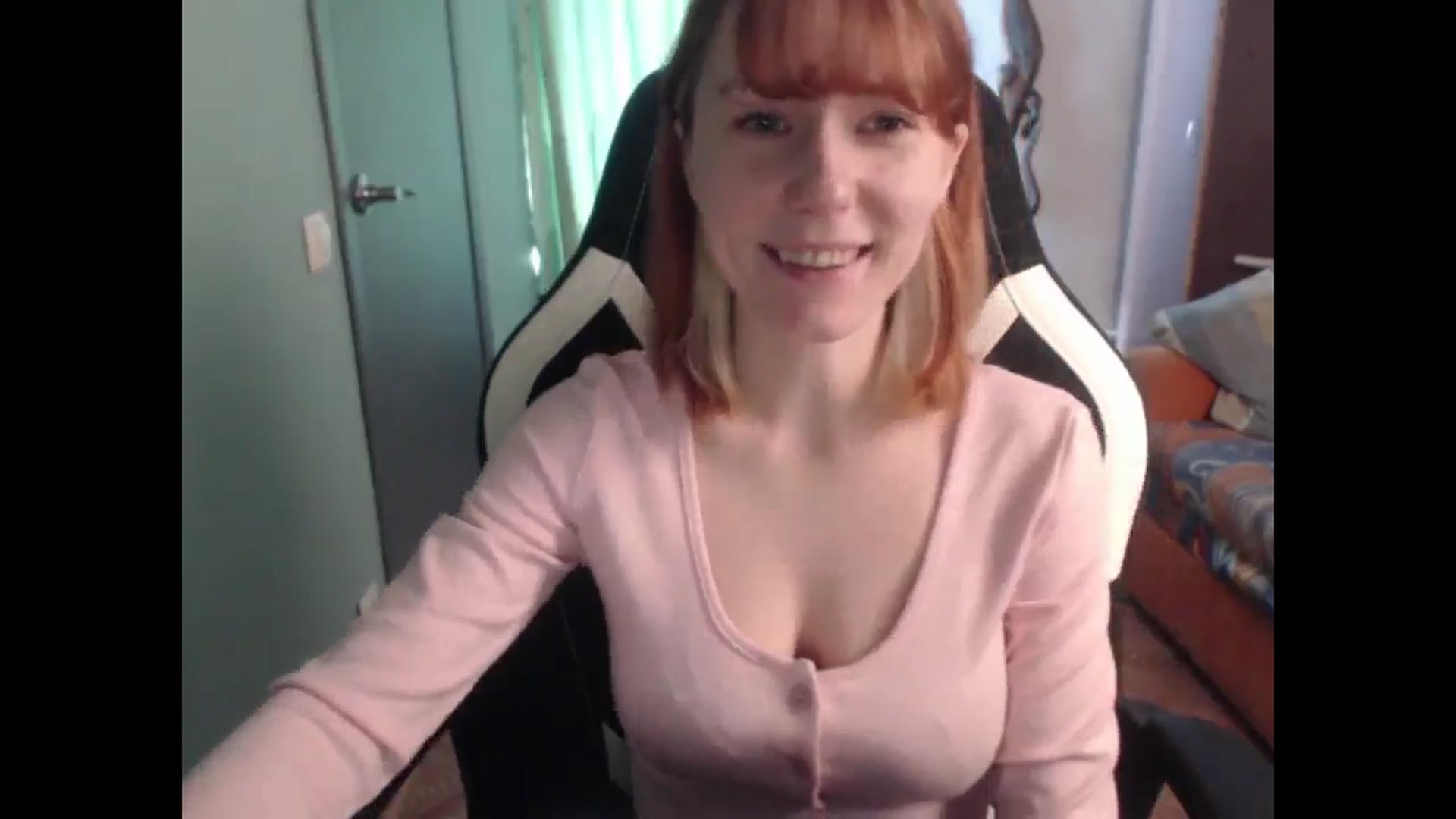 Gallery image thumbnail from NikiFoks18's myfreecams stream on, 03/11/2026, 06:58 image 12 of 20