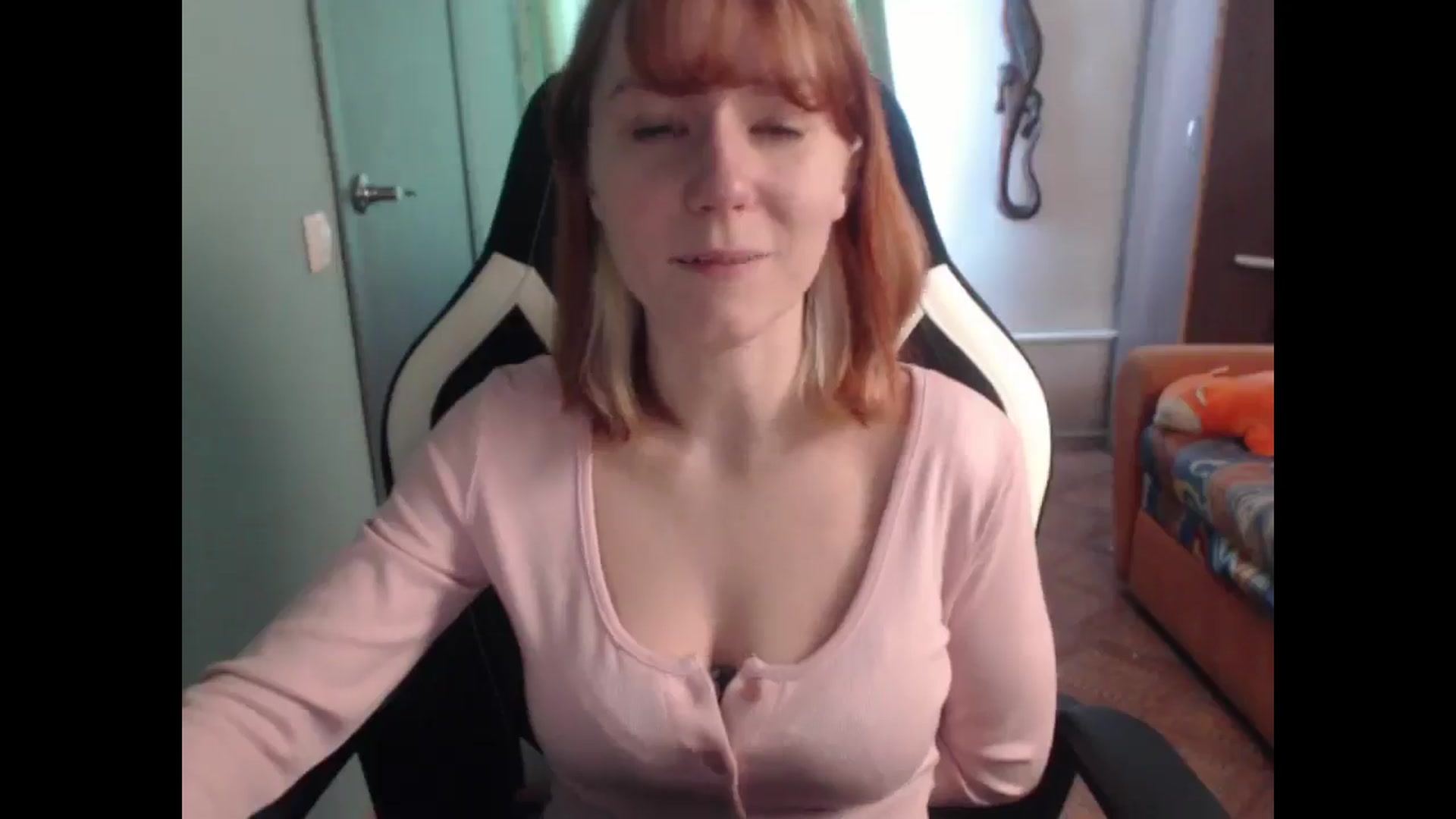 Gallery image thumbnail from NikiFoks18's myfreecams stream on, 03/11/2026, 07:36 image 15 of 20