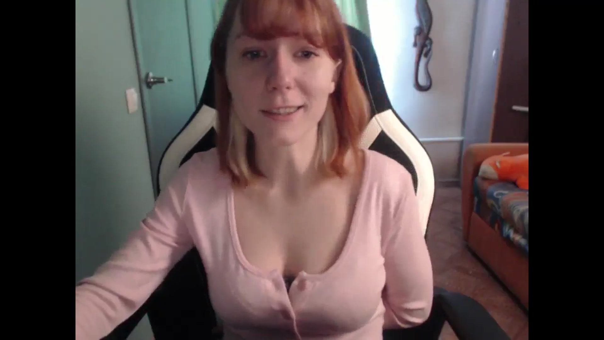 Gallery image thumbnail from NikiFoks18's myfreecams stream on, 03/11/2026, 07:36 image 14 of 20