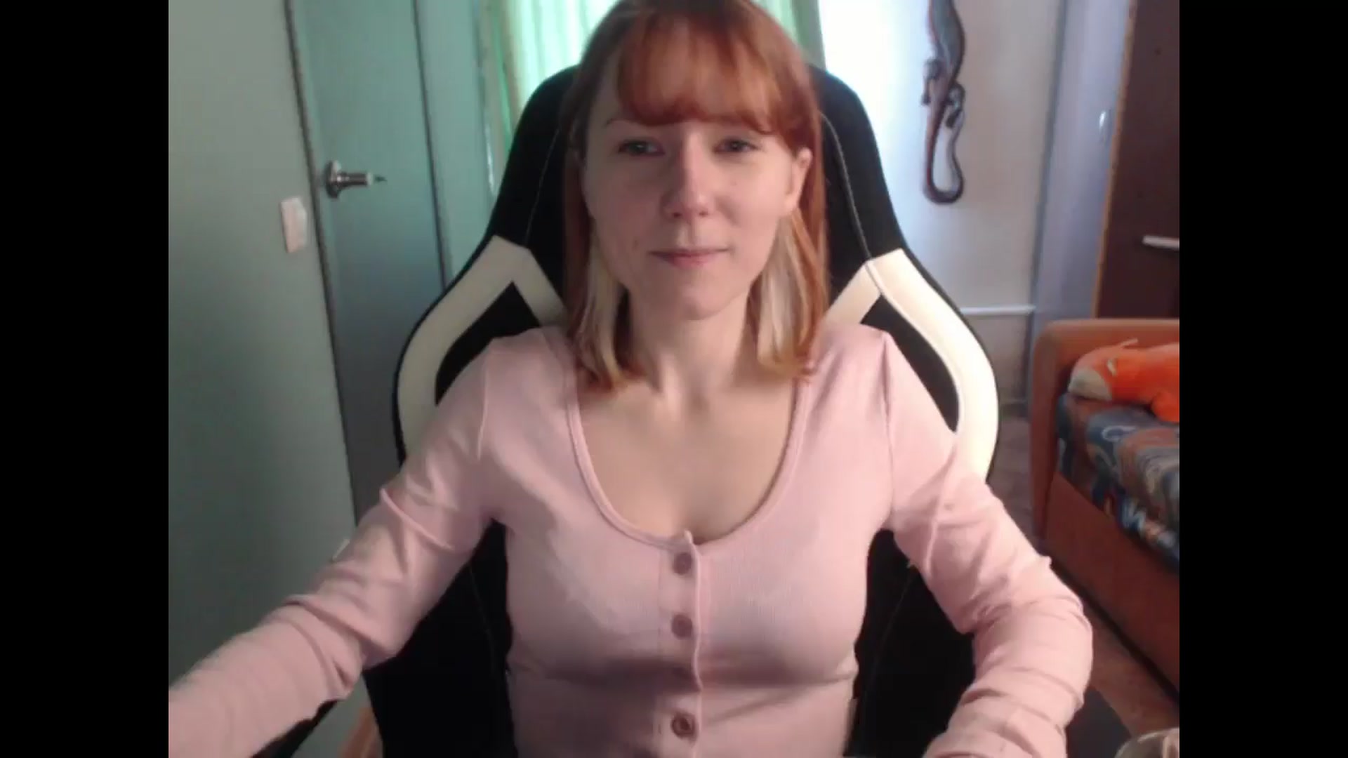 Gallery image thumbnail from NikiFoks18's myfreecams stream on, 03/11/2026, 07:36 image 4 of 20