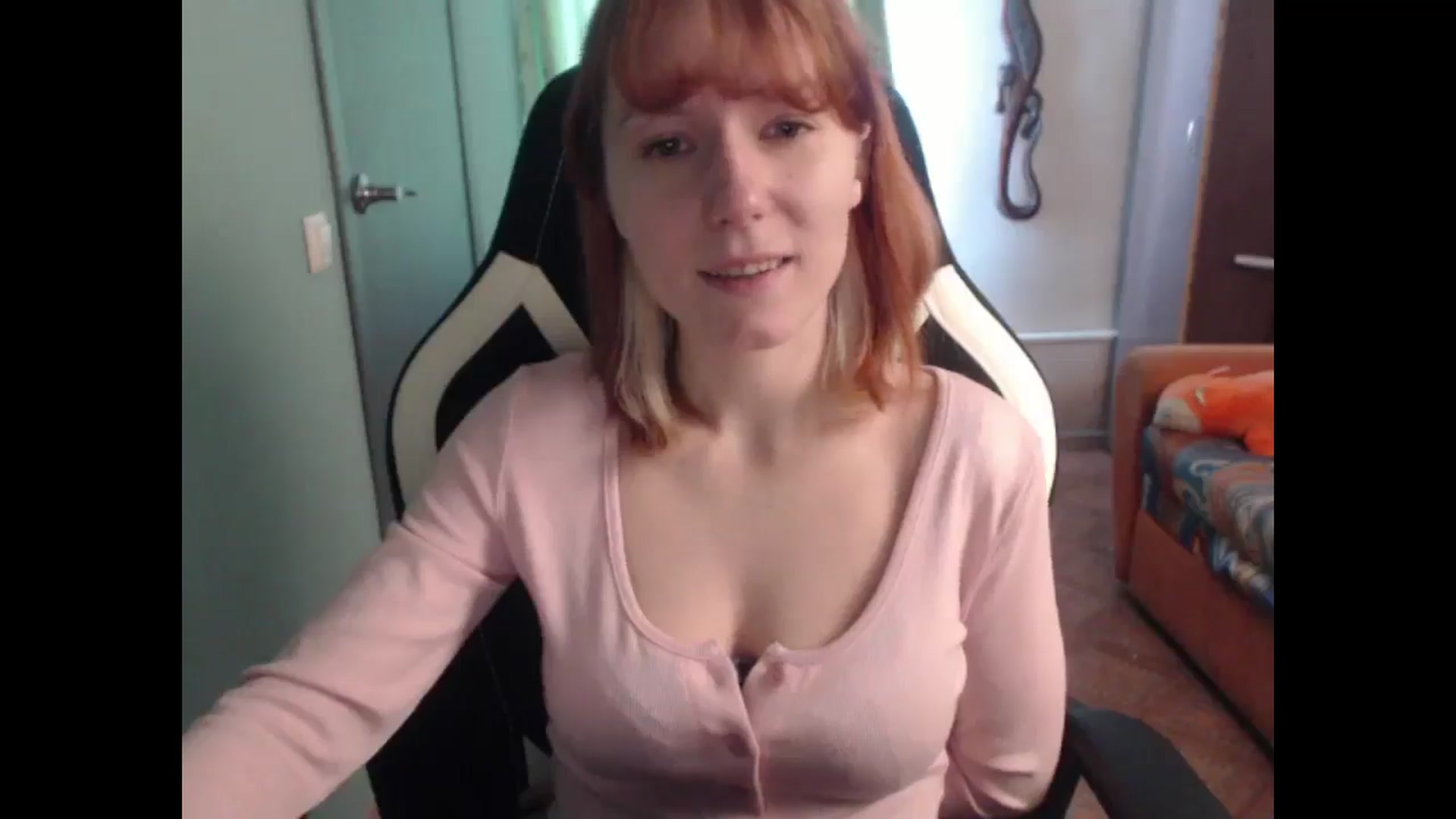 Gallery image thumbnail from NikiFoks18's myfreecams stream on, 03/11/2026, 07:36 image 17 of 20