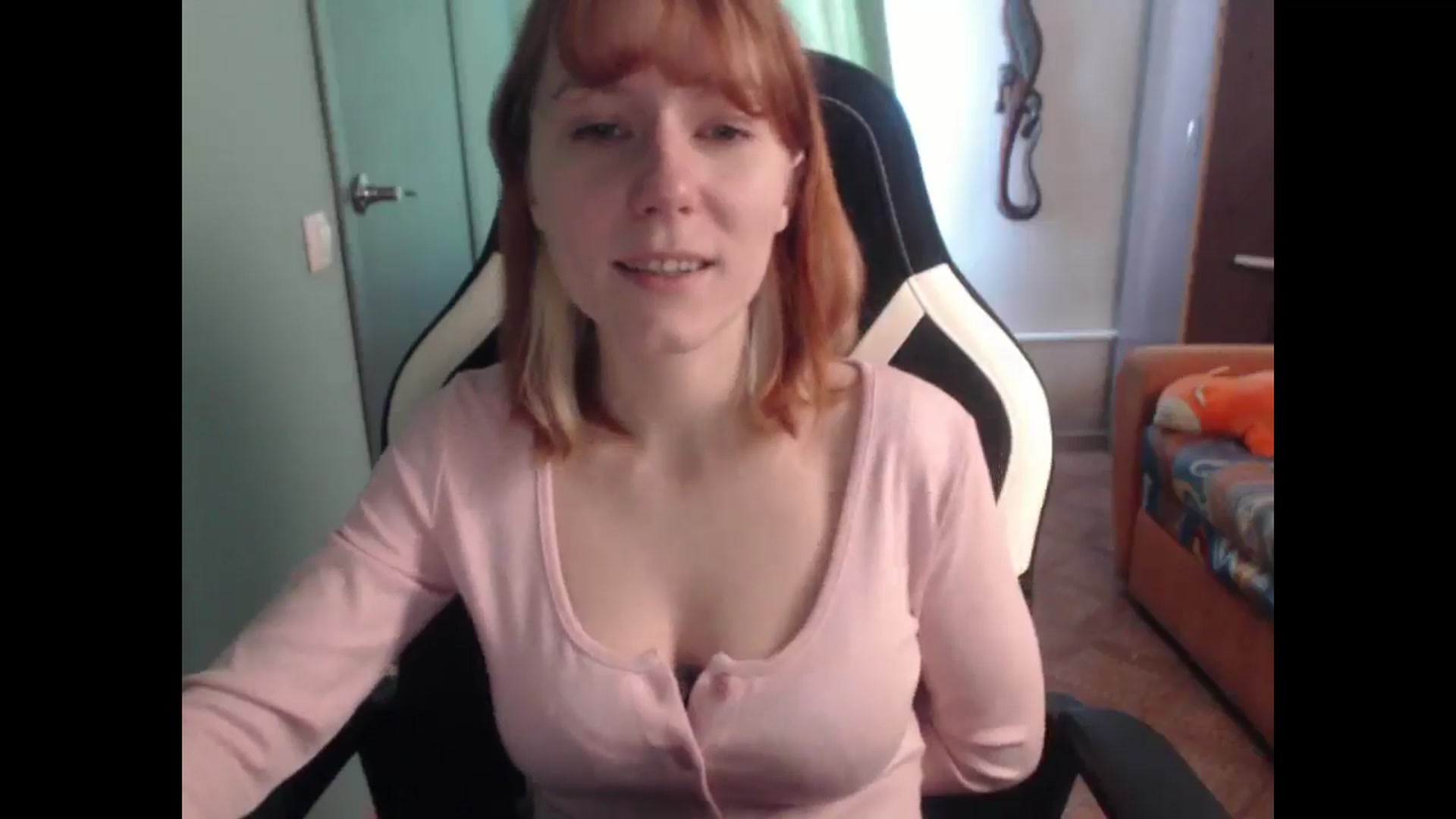 Gallery image thumbnail from NikiFoks18's myfreecams stream on, 03/11/2026, 07:36 image 16 of 20