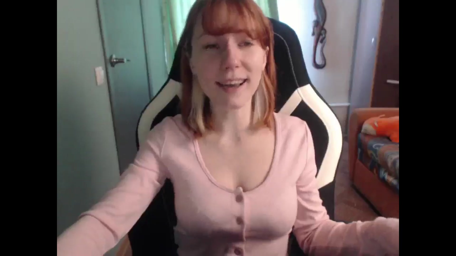 Gallery image thumbnail from NikiFoks18's myfreecams stream on, 03/11/2026, 07:36 image 2 of 20