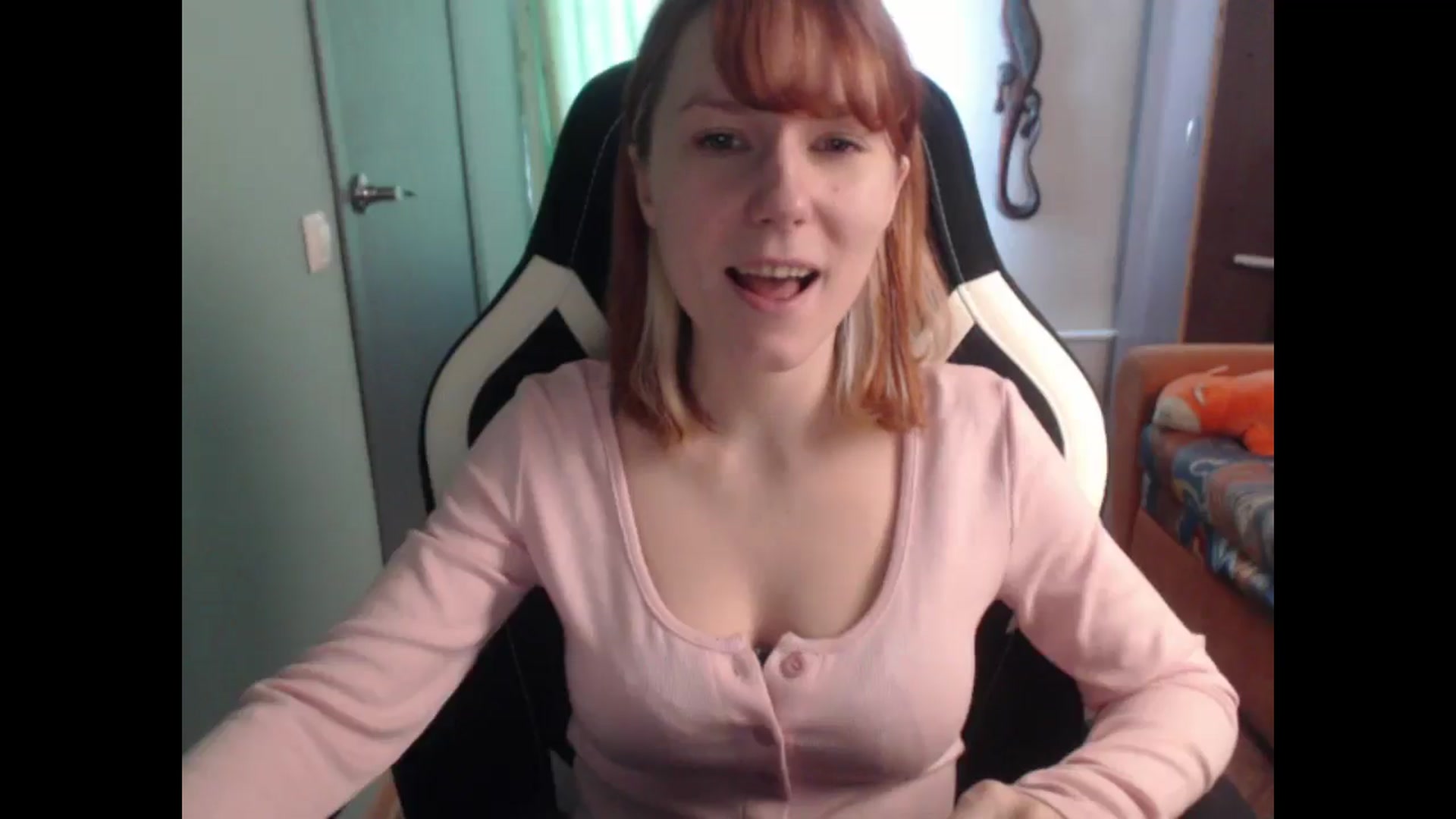 Gallery image thumbnail from NikiFoks18's myfreecams stream on, 03/11/2026, 08:34 image 3 of 20