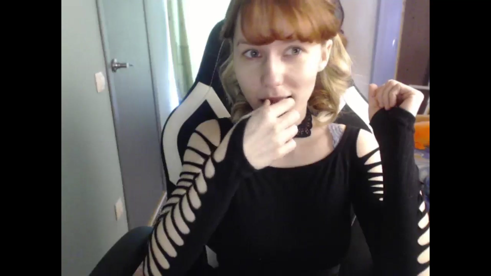 Gallery image thumbnail from NikiFoks18's myfreecams stream on, 03/12/2026, 09:13 image 19 of 20