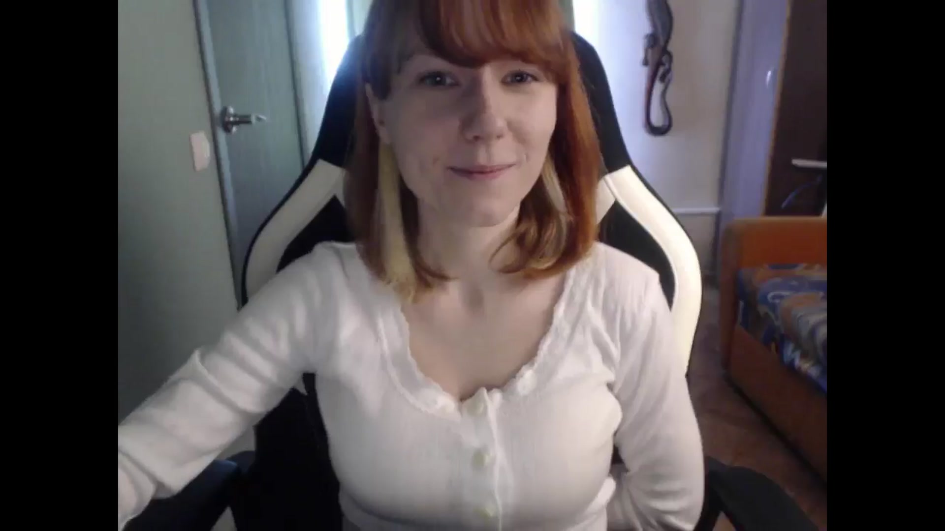 Gallery image thumbnail from NikiFoks18's myfreecams stream on, 03/26/2026, 08:01 image 12 of 20