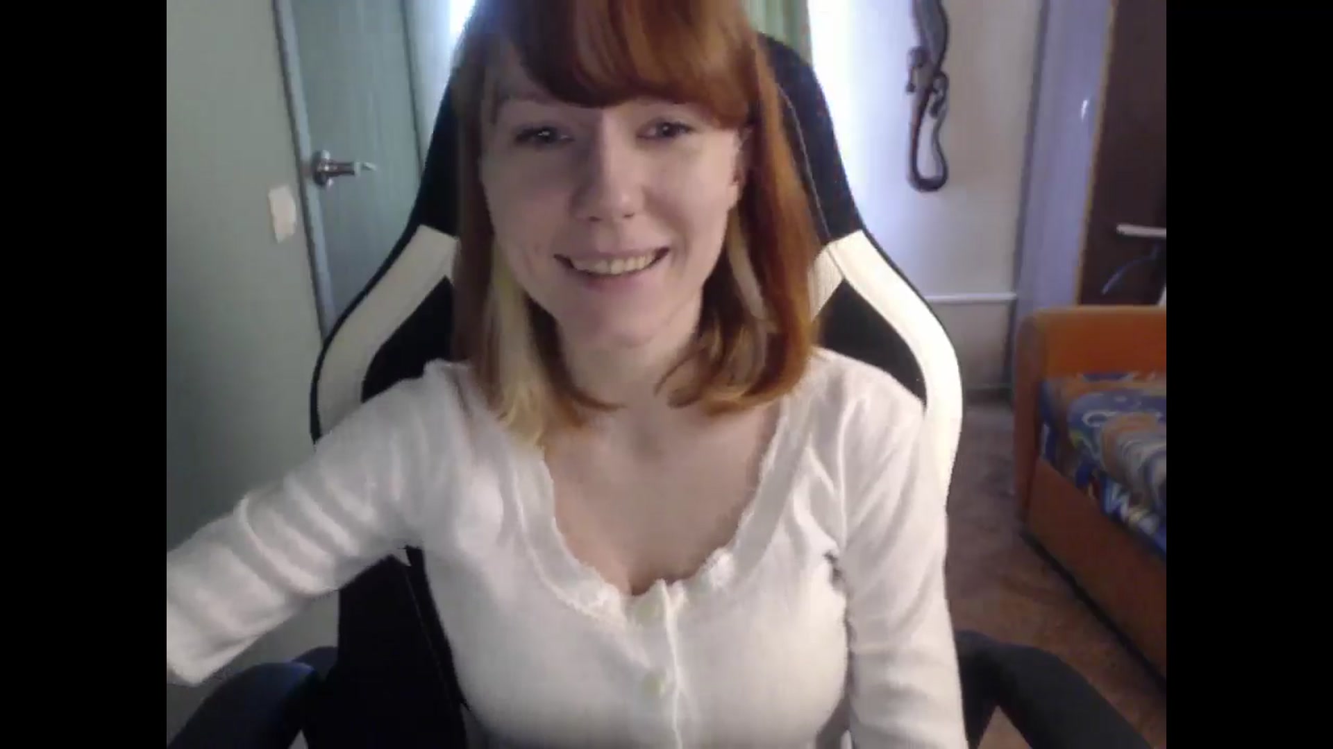 Gallery image thumbnail from NikiFoks18's myfreecams stream on, 03/26/2026, 08:01 image 15 of 20