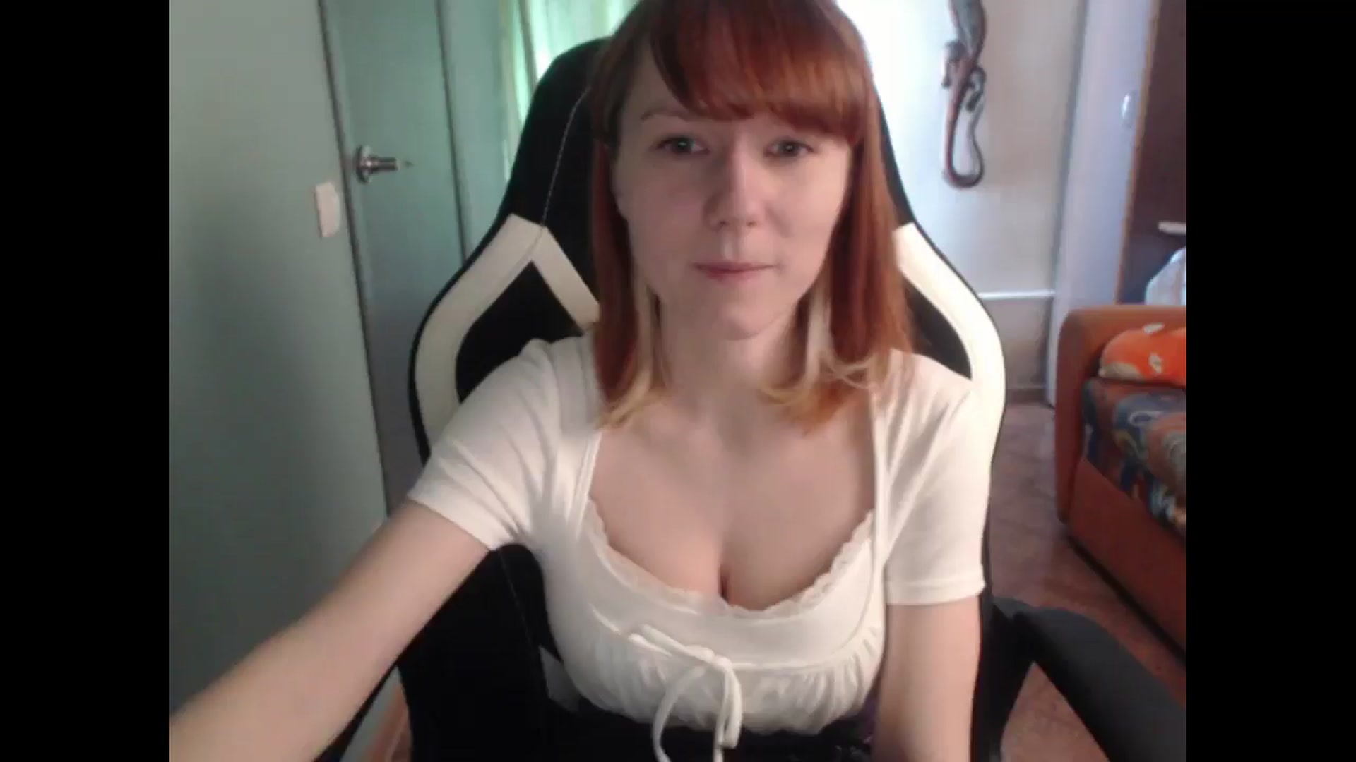 Gallery image thumbnail from NikiFoks18's myfreecams stream on, 03/27/2026, 06:36 image 13 of 20
