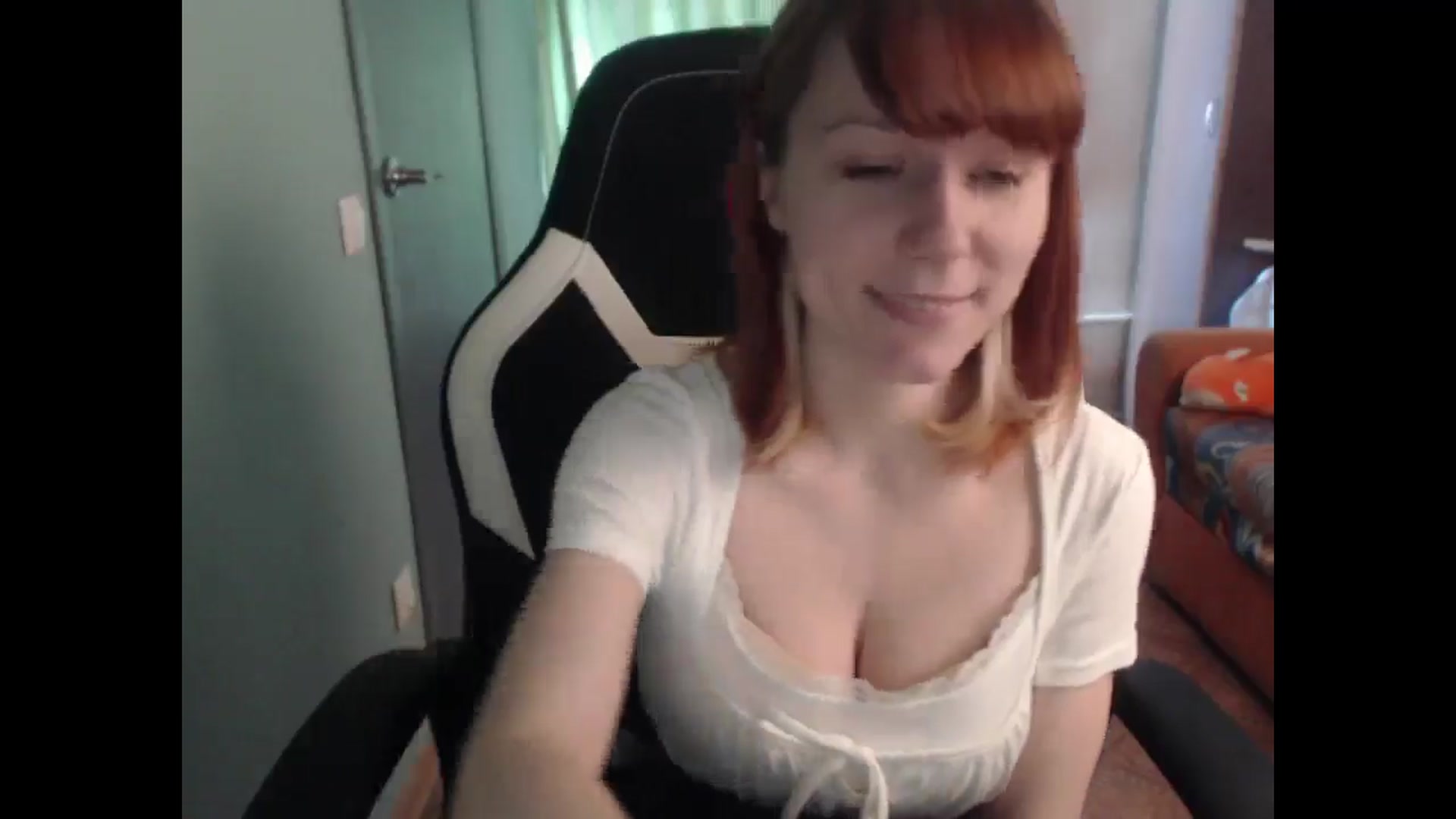Gallery image thumbnail from NikiFoks18's myfreecams stream on, 03/27/2026, 06:36 image 9 of 20