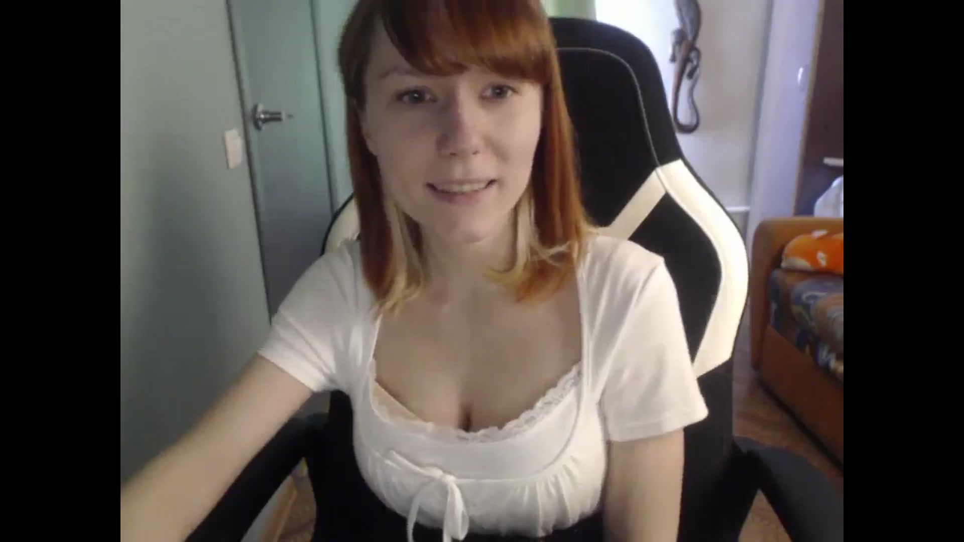Gallery image thumbnail from NikiFoks18's myfreecams stream on, 03/27/2026, 06:36 image 17 of 20