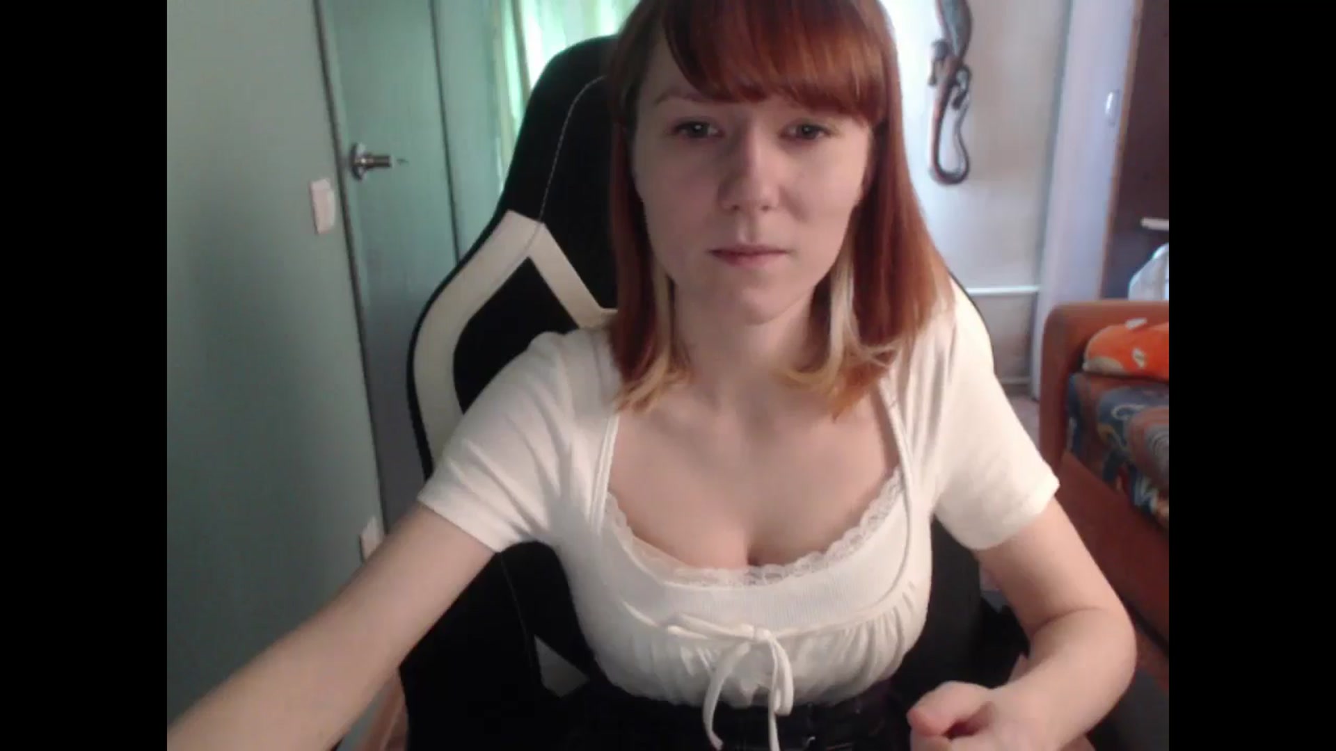 Gallery image thumbnail from NikiFoks18's myfreecams stream on, 03/27/2026, 06:36 image 4 of 20