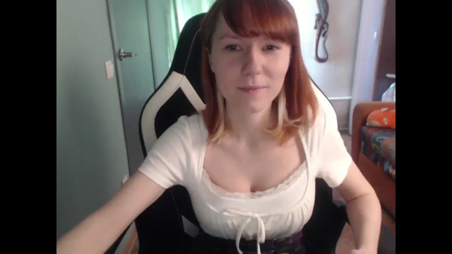 Gallery image thumbnail from NikiFoks18's myfreecams stream on, 03/27/2026, 06:36 image 6 of 20