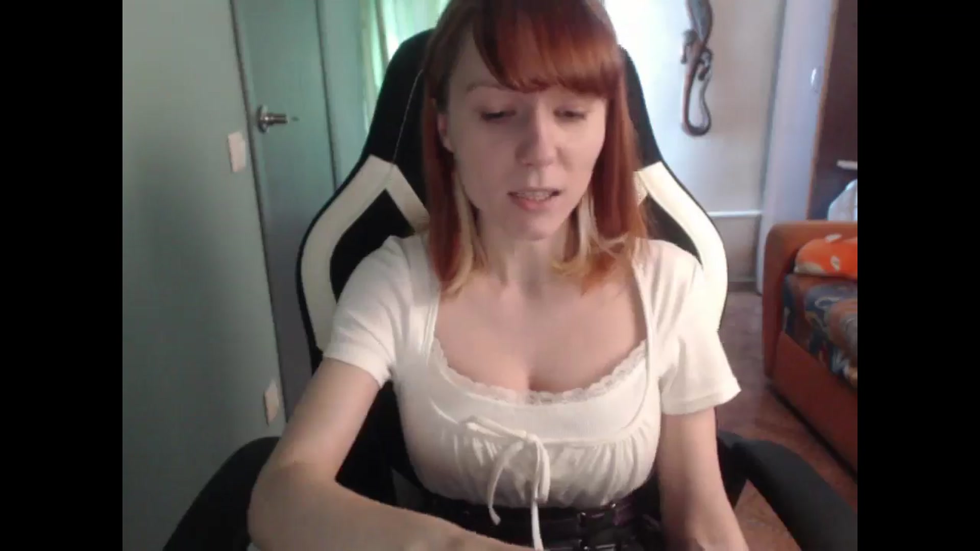 Gallery image thumbnail from NikiFoks18's myfreecams stream on, 03/27/2026, 06:36 image 12 of 20