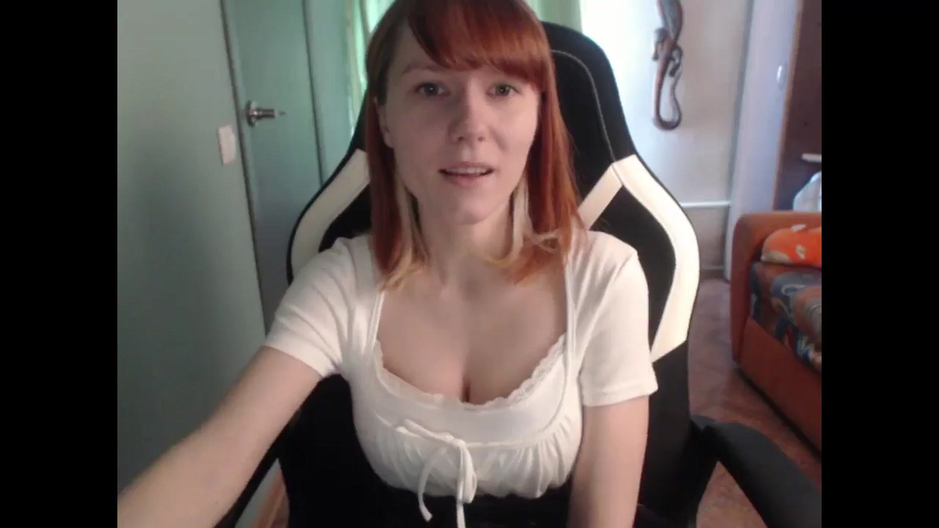 Gallery image thumbnail from NikiFoks18's myfreecams stream on, 03/27/2026, 06:36 image 11 of 20
