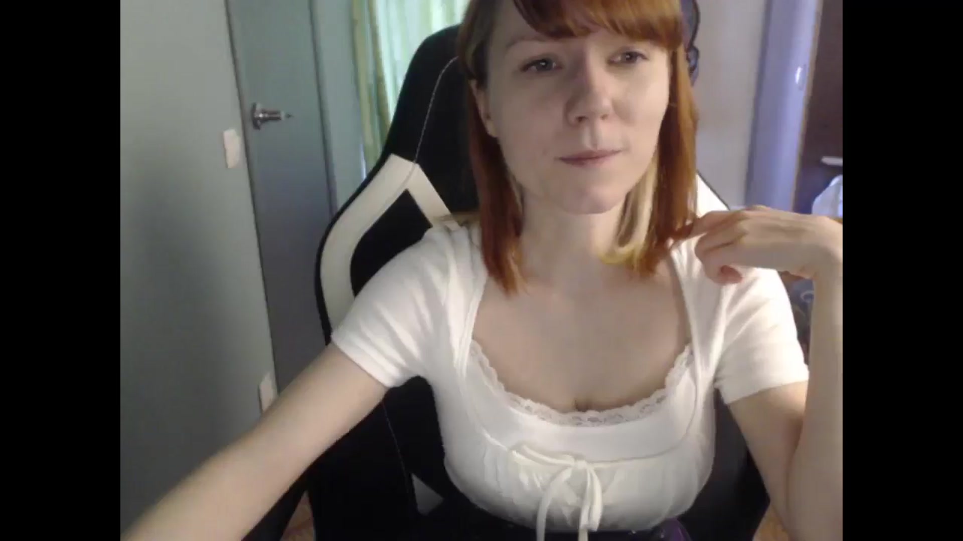 Gallery image thumbnail from NikiFoks18's myfreecams stream on, 03/27/2026, 08:27 image 12 of 20