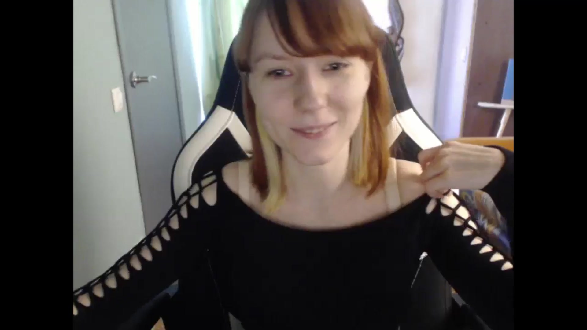 Gallery image thumbnail from NikiFoks18's myfreecams stream on, 03/29/2026, 08:23 image 5 of 20