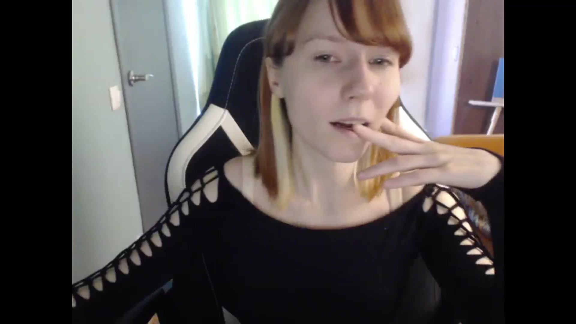 Gallery image thumbnail from NikiFoks18's myfreecams stream on, 03/29/2026, 08:23 image 3 of 20