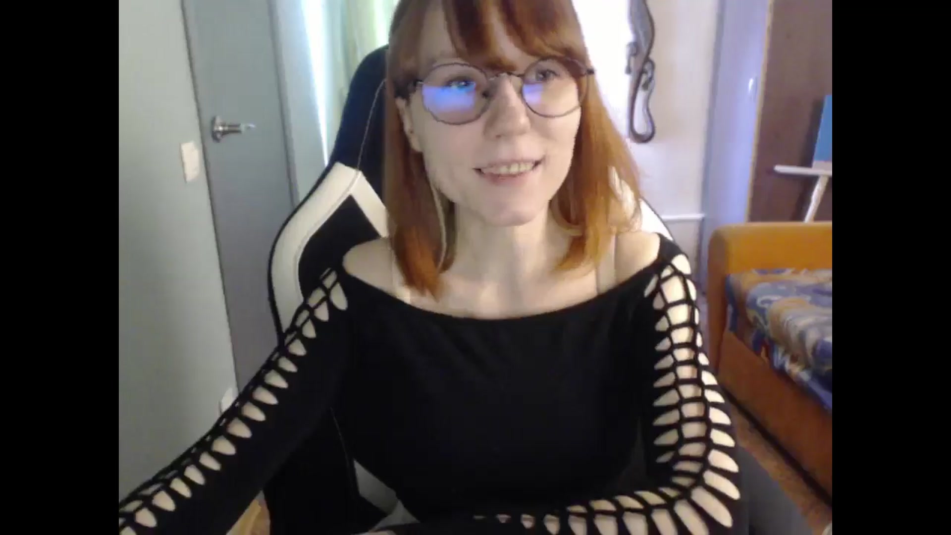 Gallery image thumbnail from NikiFoks18's myfreecams stream on, 03/29/2026, 09:27 image 16 of 20