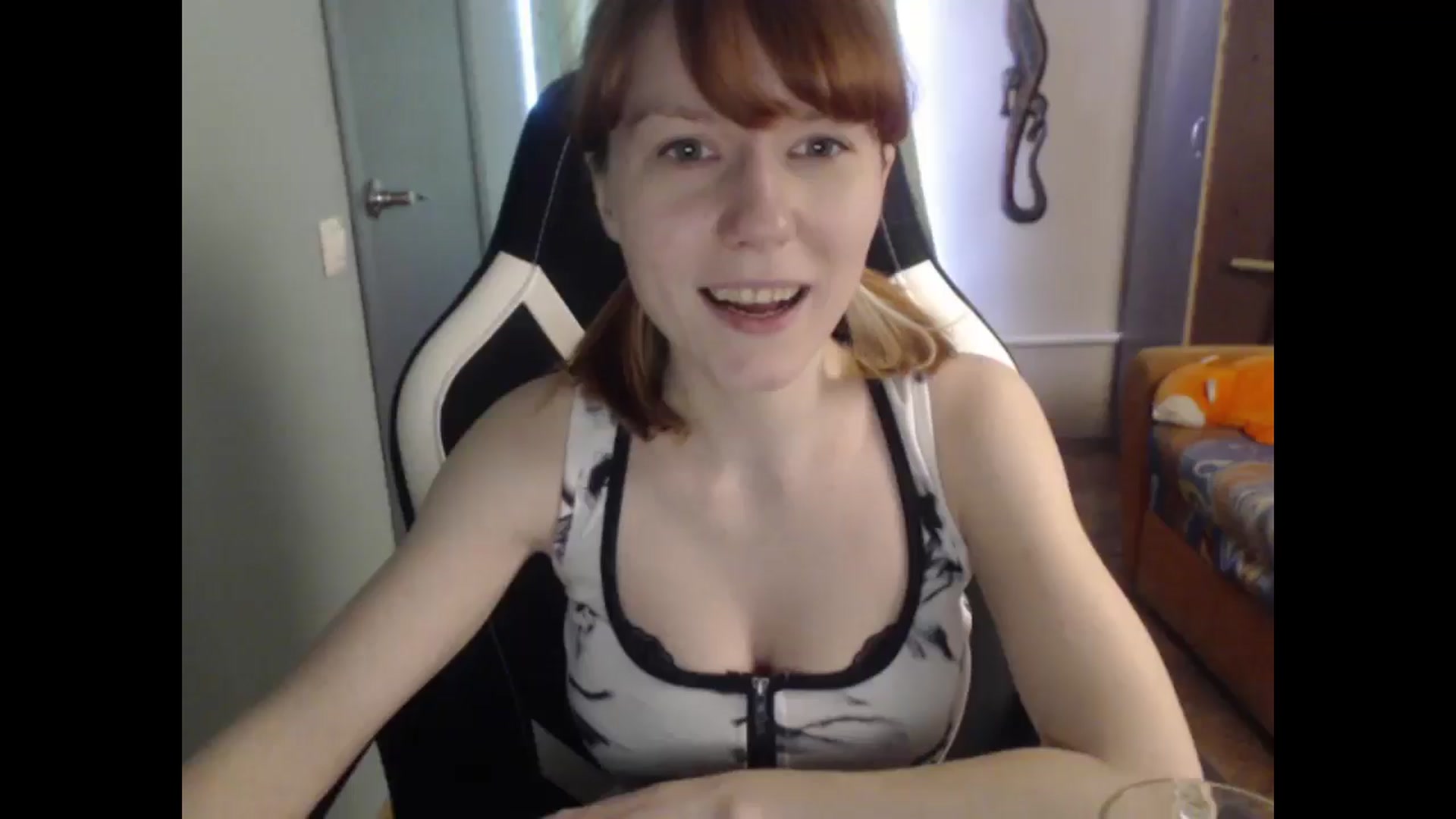 Gallery image thumbnail from NikiFoks18's myfreecams stream on, 03/31/2026, 08:31 image 8 of 20