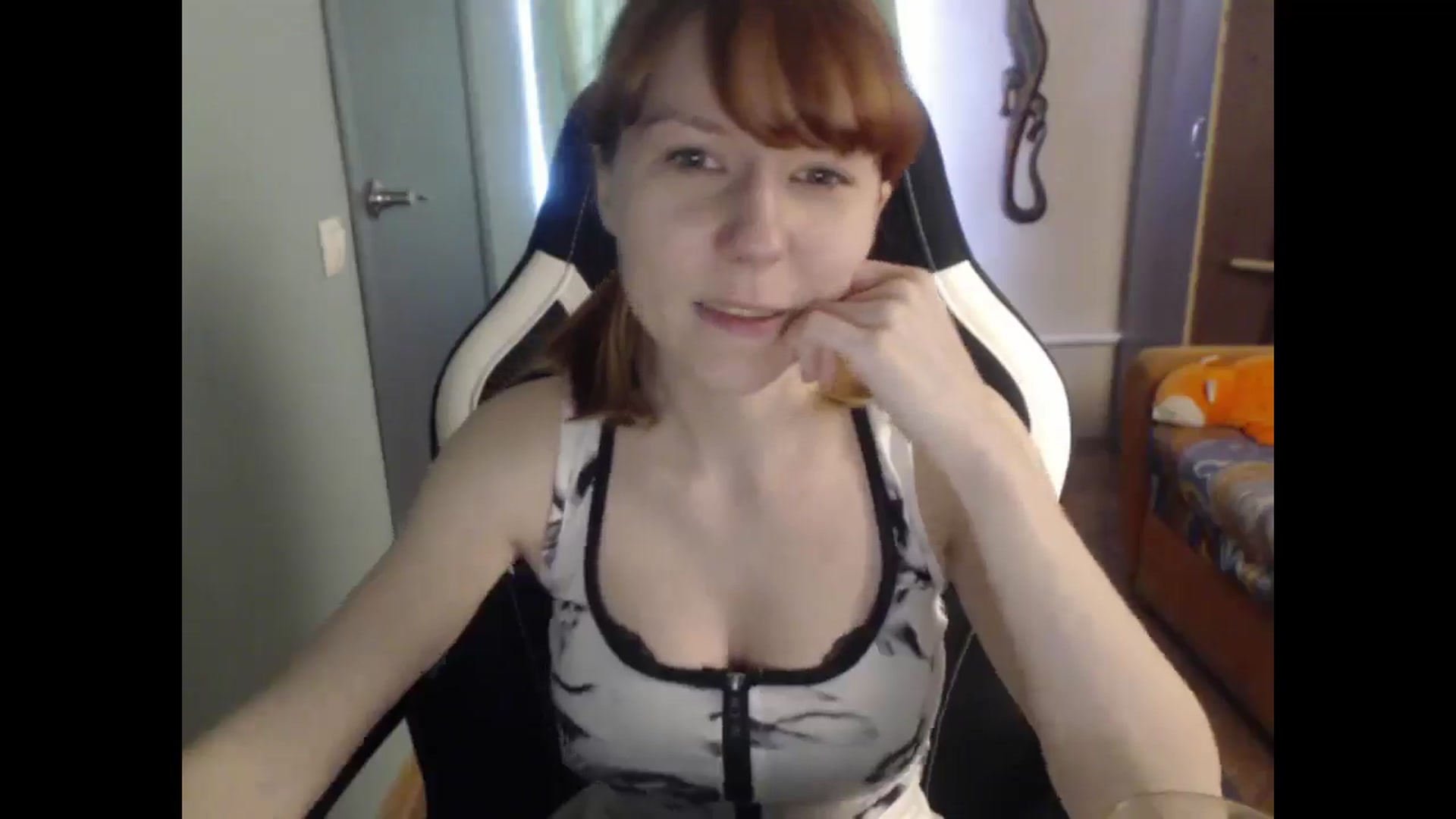 Gallery image thumbnail from NikiFoks18's myfreecams stream on, 03/31/2026, 08:31 image 16 of 20