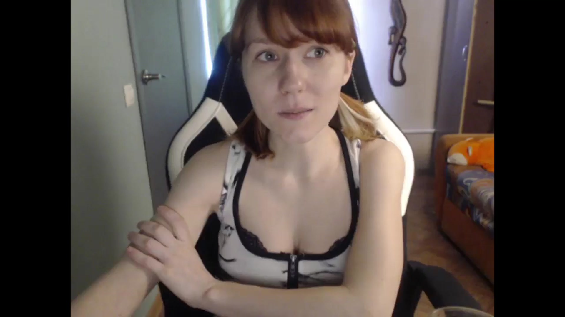 Gallery image thumbnail from NikiFoks18's myfreecams stream on, 03/31/2026, 08:31 image 15 of 20