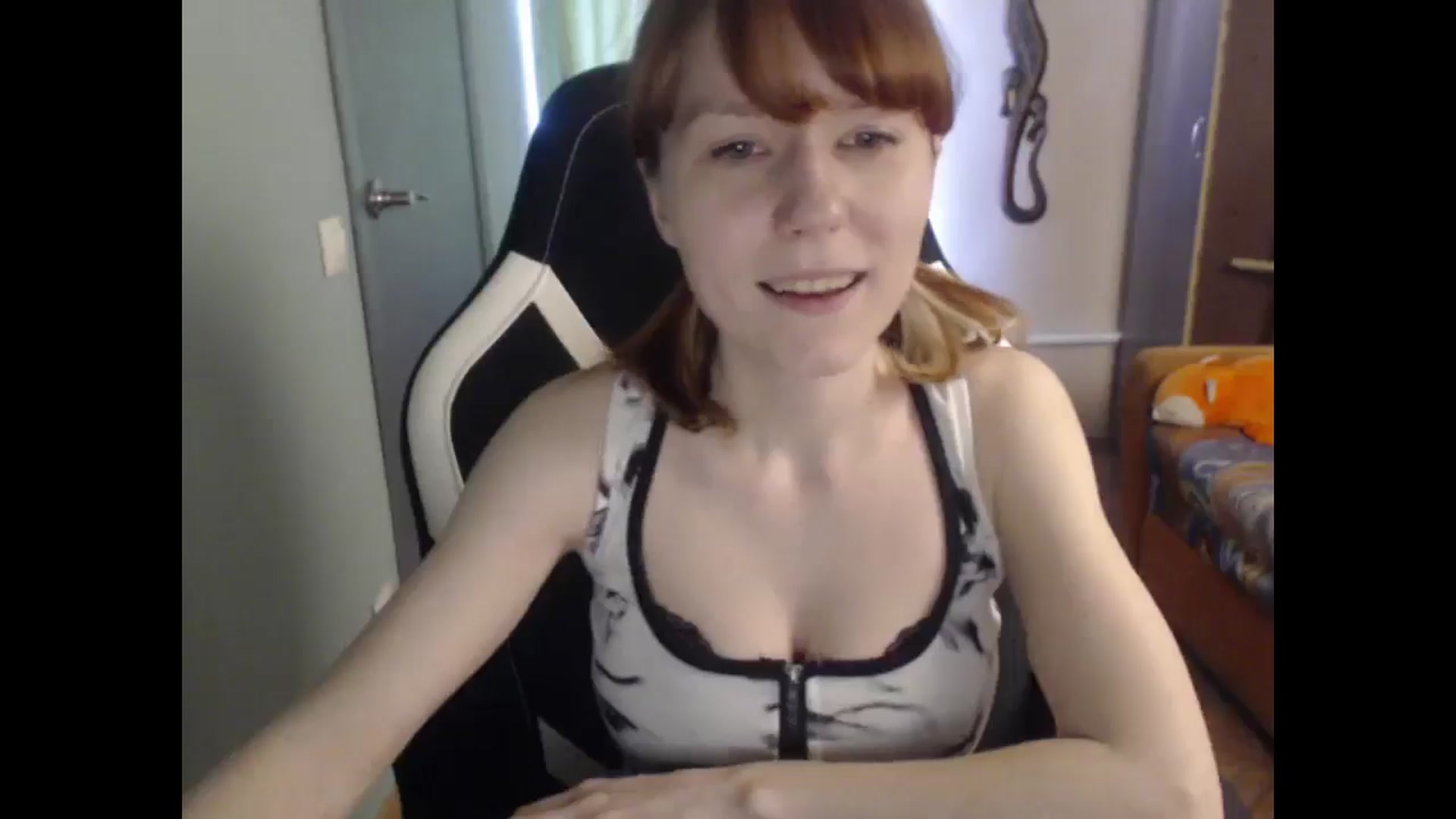 Gallery image thumbnail from NikiFoks18's myfreecams stream on, 03/31/2026, 08:31 image 9 of 20