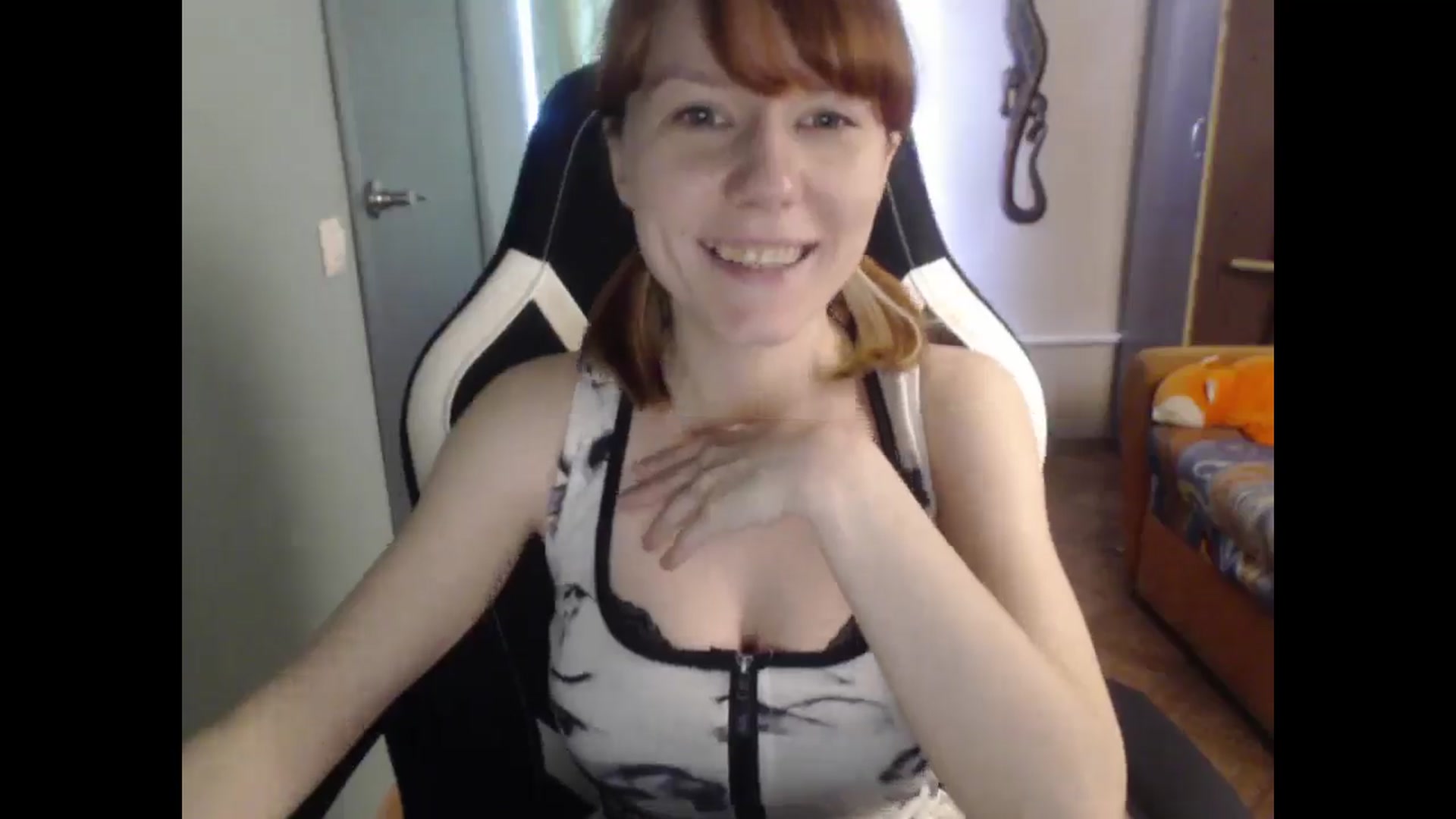 Gallery image thumbnail from NikiFoks18's myfreecams stream on, 03/31/2026, 08:31 image 11 of 20