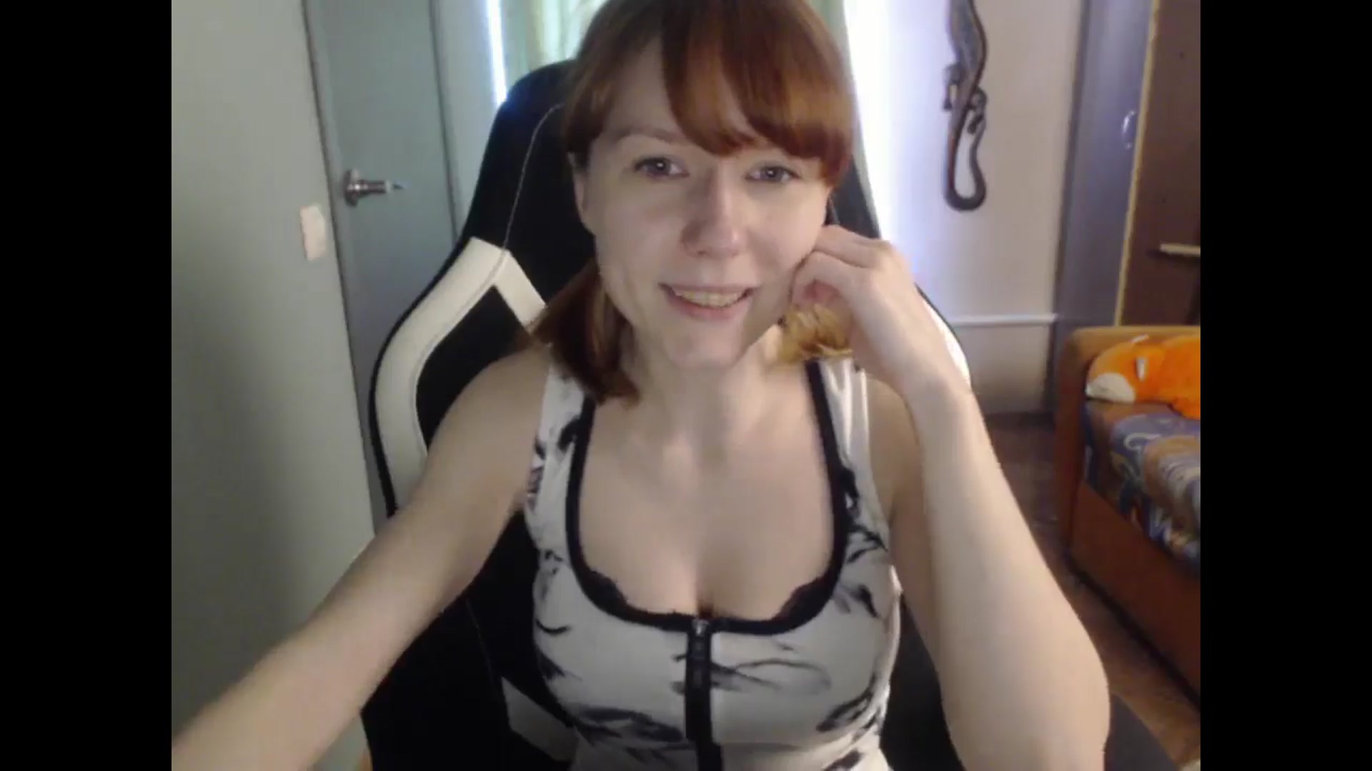 Gallery image thumbnail from NikiFoks18's myfreecams stream on, 03/31/2026, 08:31 image 5 of 20