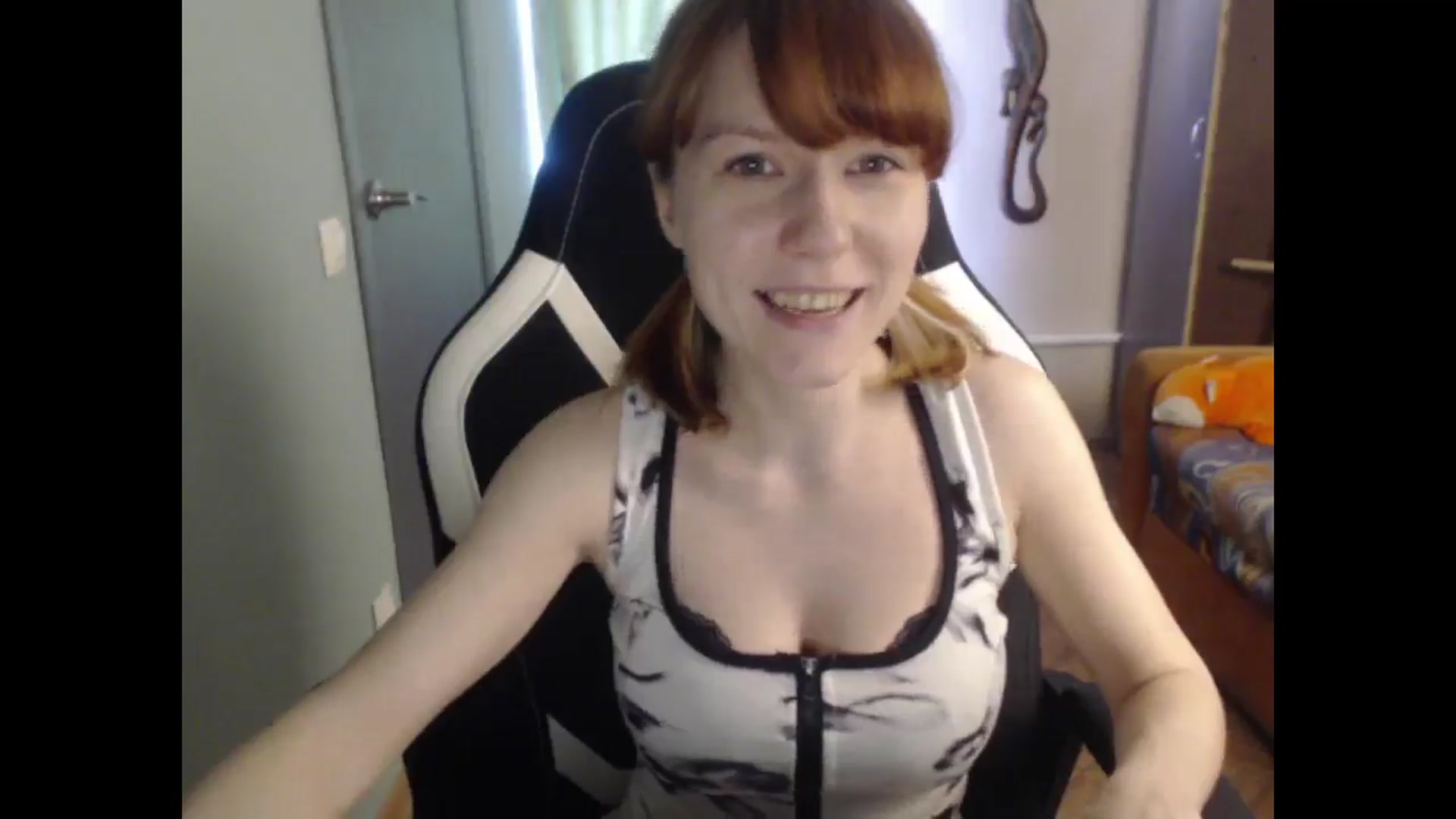 Gallery image thumbnail from NikiFoks18's myfreecams stream on, 03/31/2026, 08:31 image 3 of 20