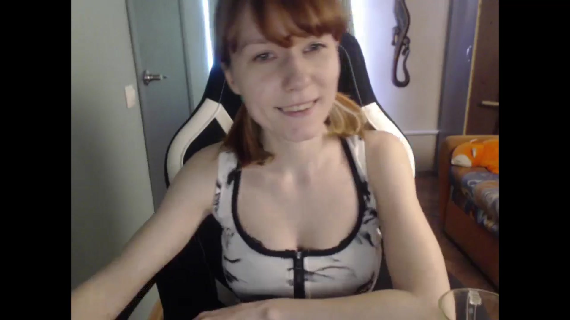Gallery image thumbnail from NikiFoks18's myfreecams stream on, 03/31/2026, 08:31 image 19 of 20
