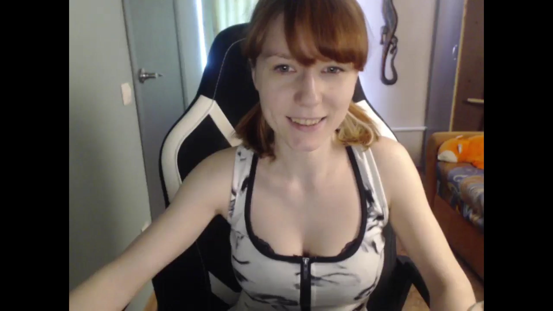 Gallery image thumbnail from NikiFoks18's myfreecams stream on, 03/31/2026, 08:31 image 2 of 20