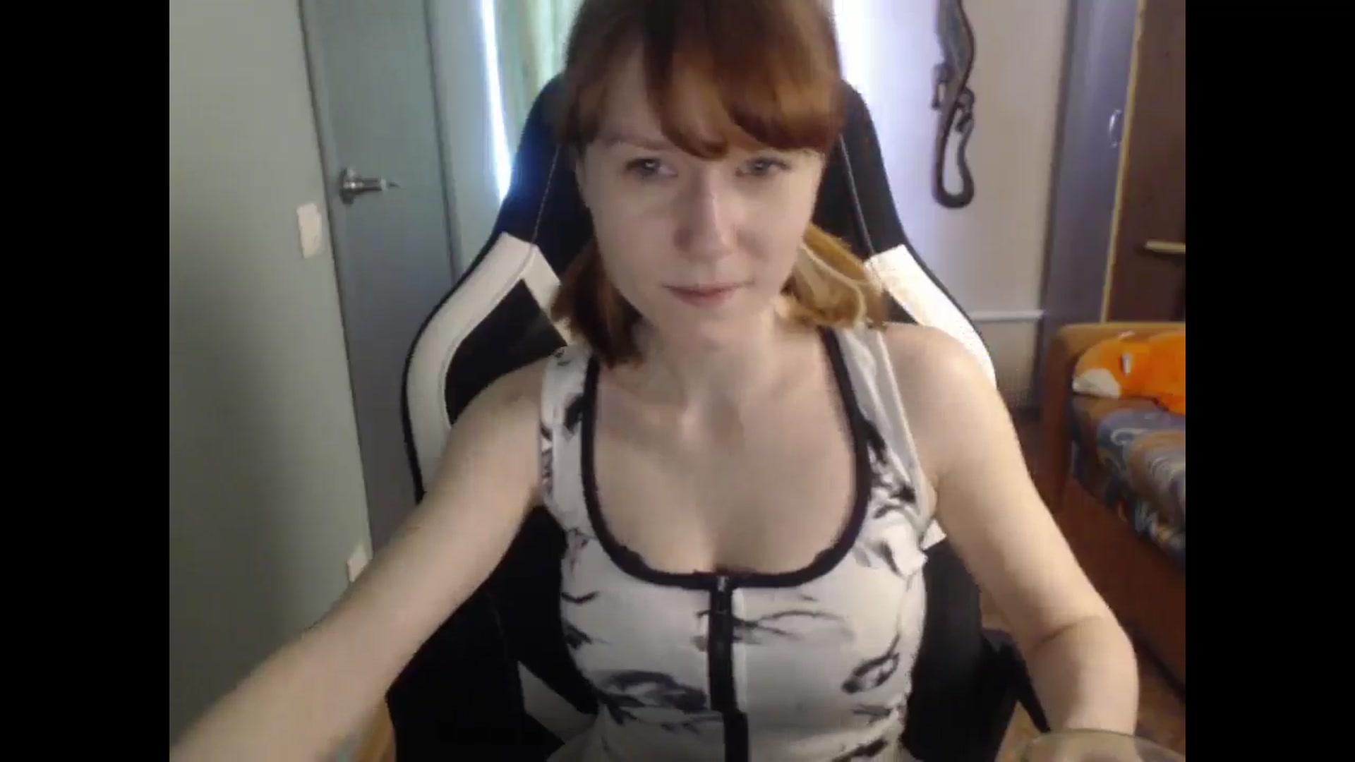 Gallery image thumbnail from NikiFoks18's myfreecams stream on, 03/31/2026, 08:31 image 12 of 20