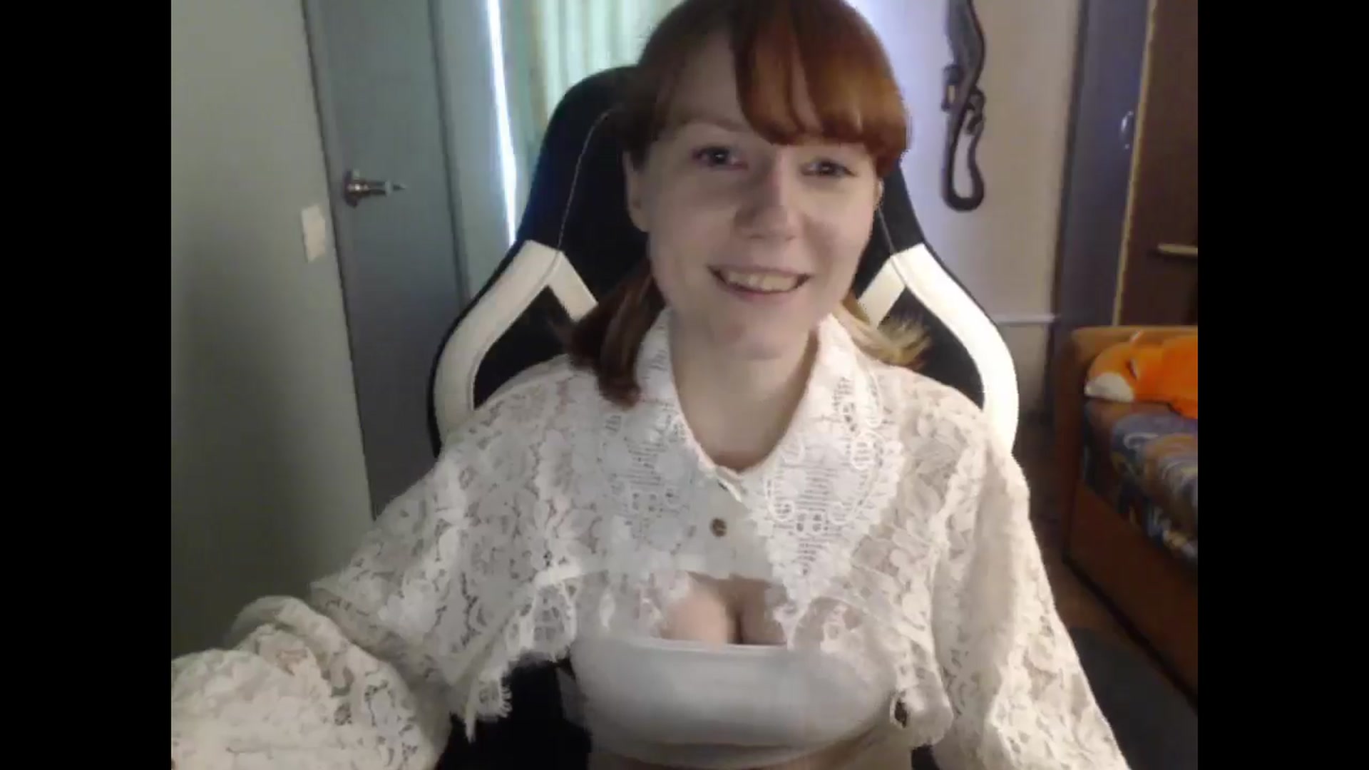 Gallery image thumbnail from NikiFoks18's myfreecams stream on, 03/31/2026, 12:38 image 14 of 20