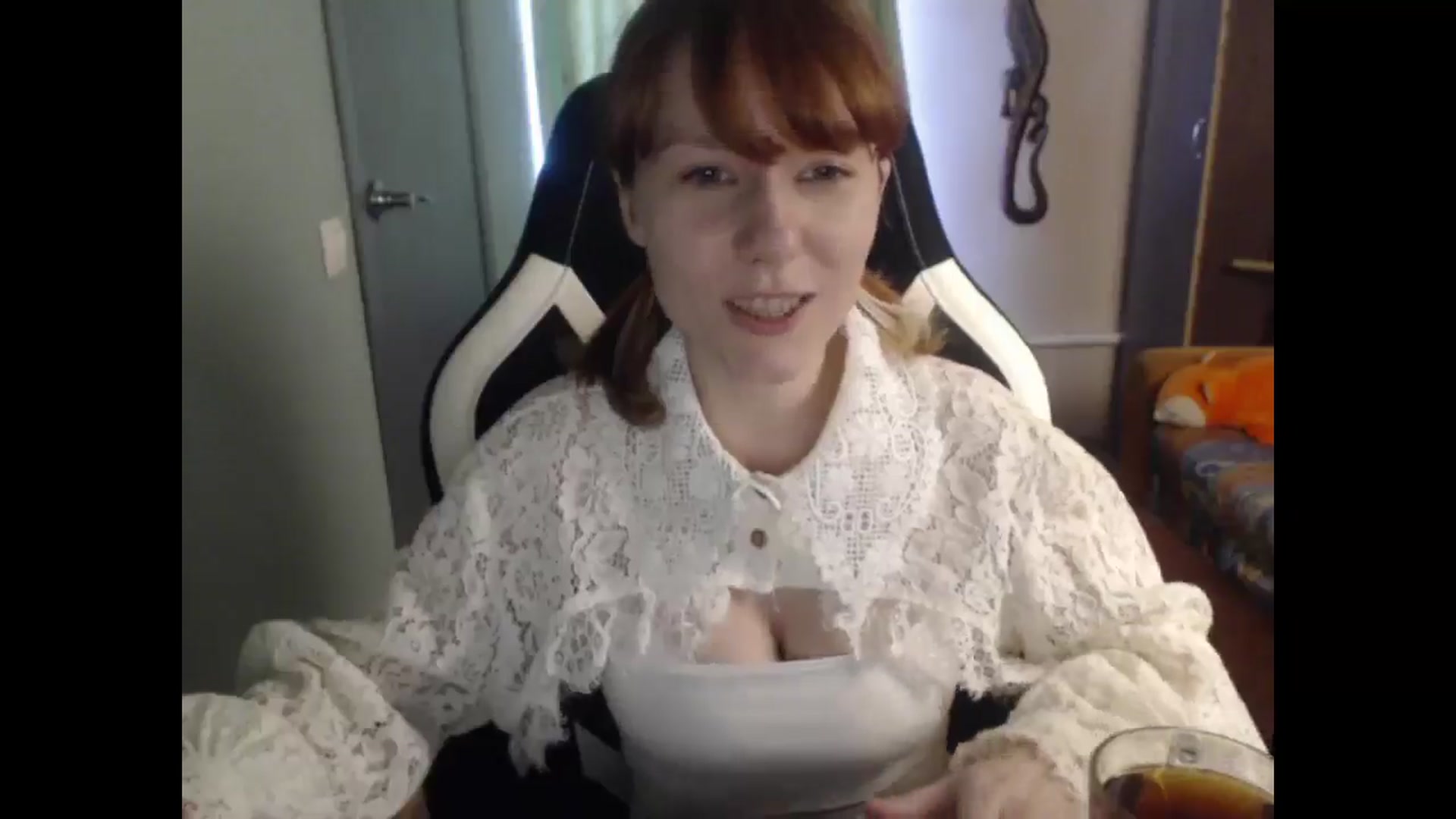 Gallery image thumbnail from NikiFoks18's myfreecams stream on, 03/31/2026, 12:38 image 6 of 20