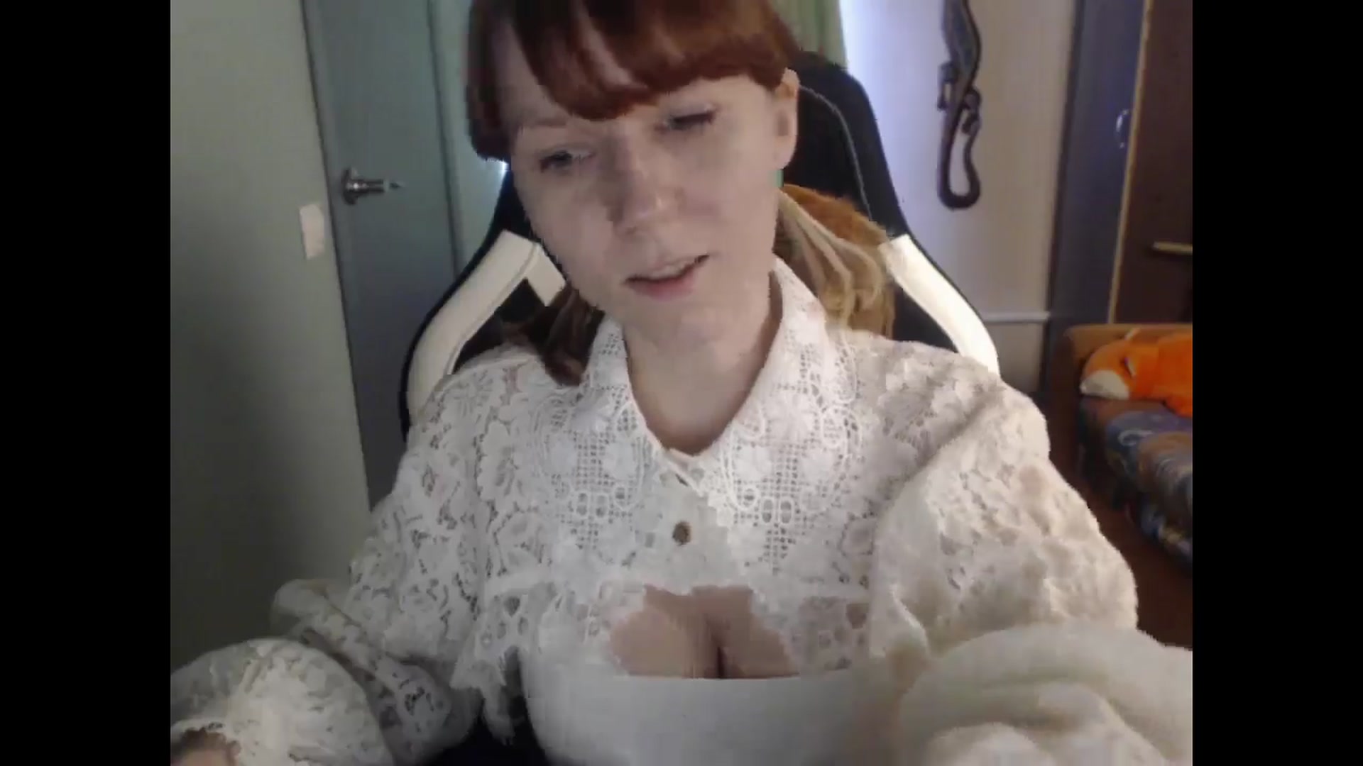 Gallery image thumbnail from NikiFoks18's myfreecams stream on, 03/31/2026, 12:38 image 18 of 20