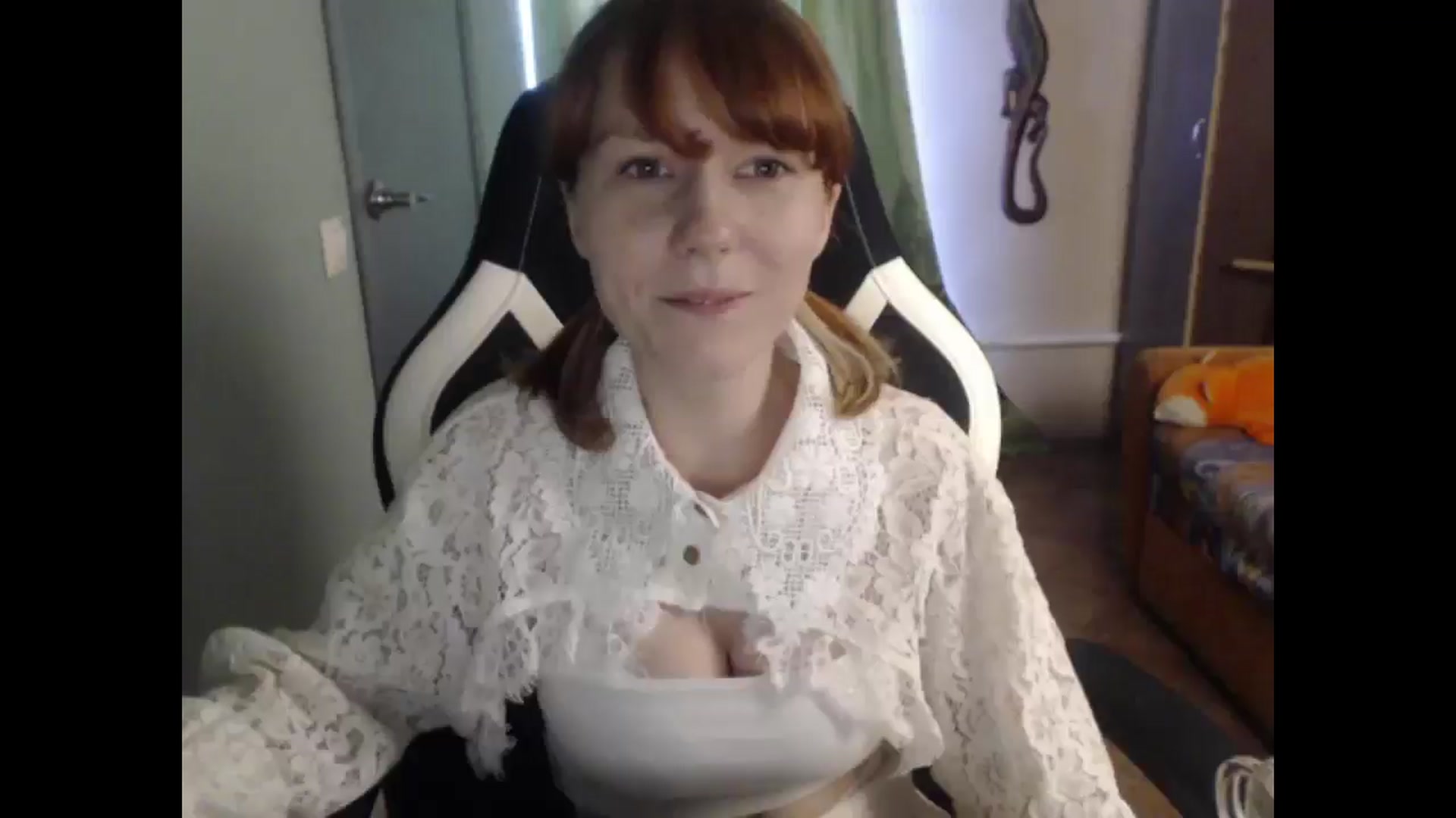 Gallery image thumbnail from NikiFoks18's myfreecams stream on, 03/31/2026, 12:38 image 3 of 20