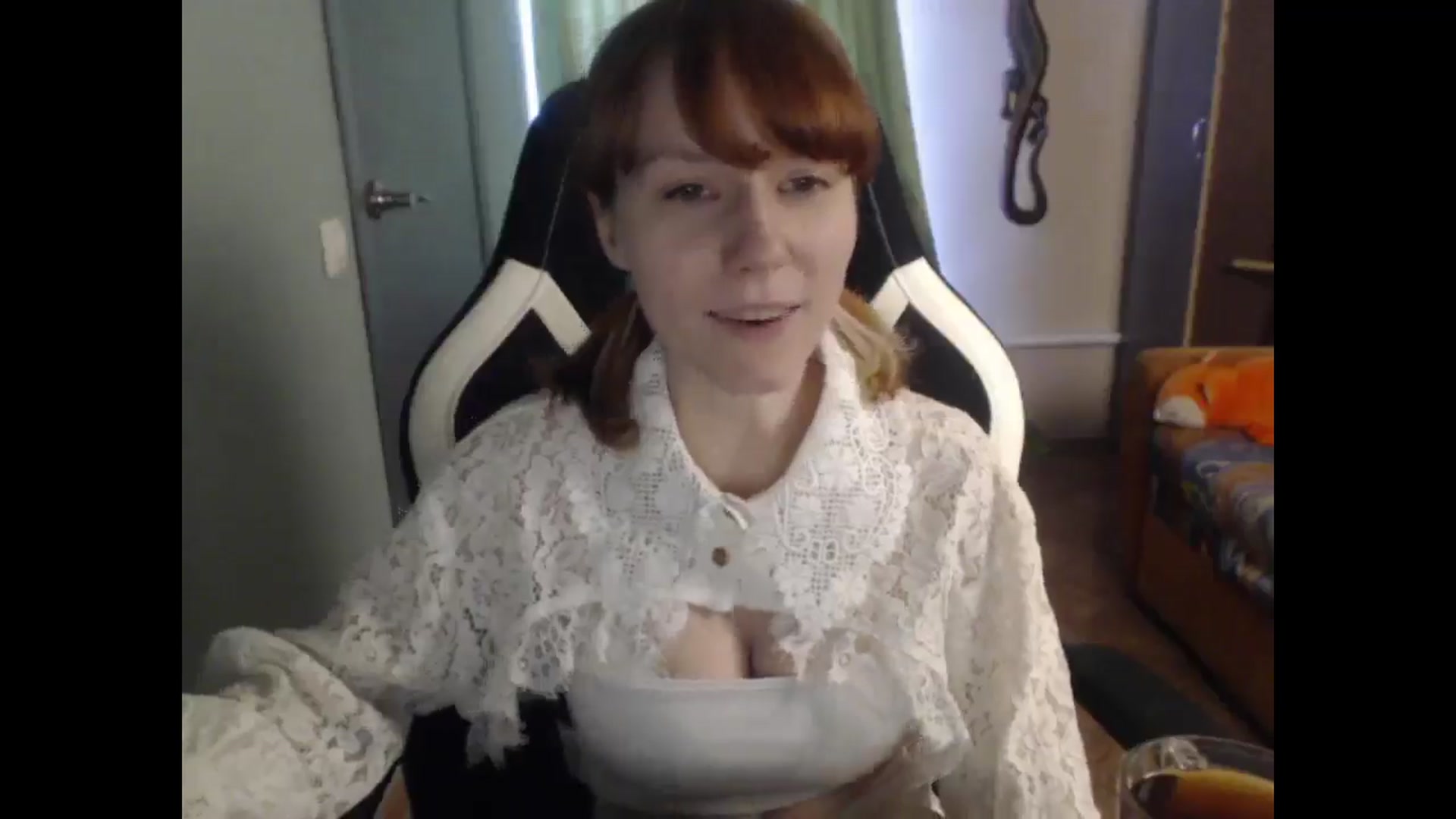 Gallery image thumbnail from NikiFoks18's myfreecams stream on, 03/31/2026, 12:38 image 5 of 20