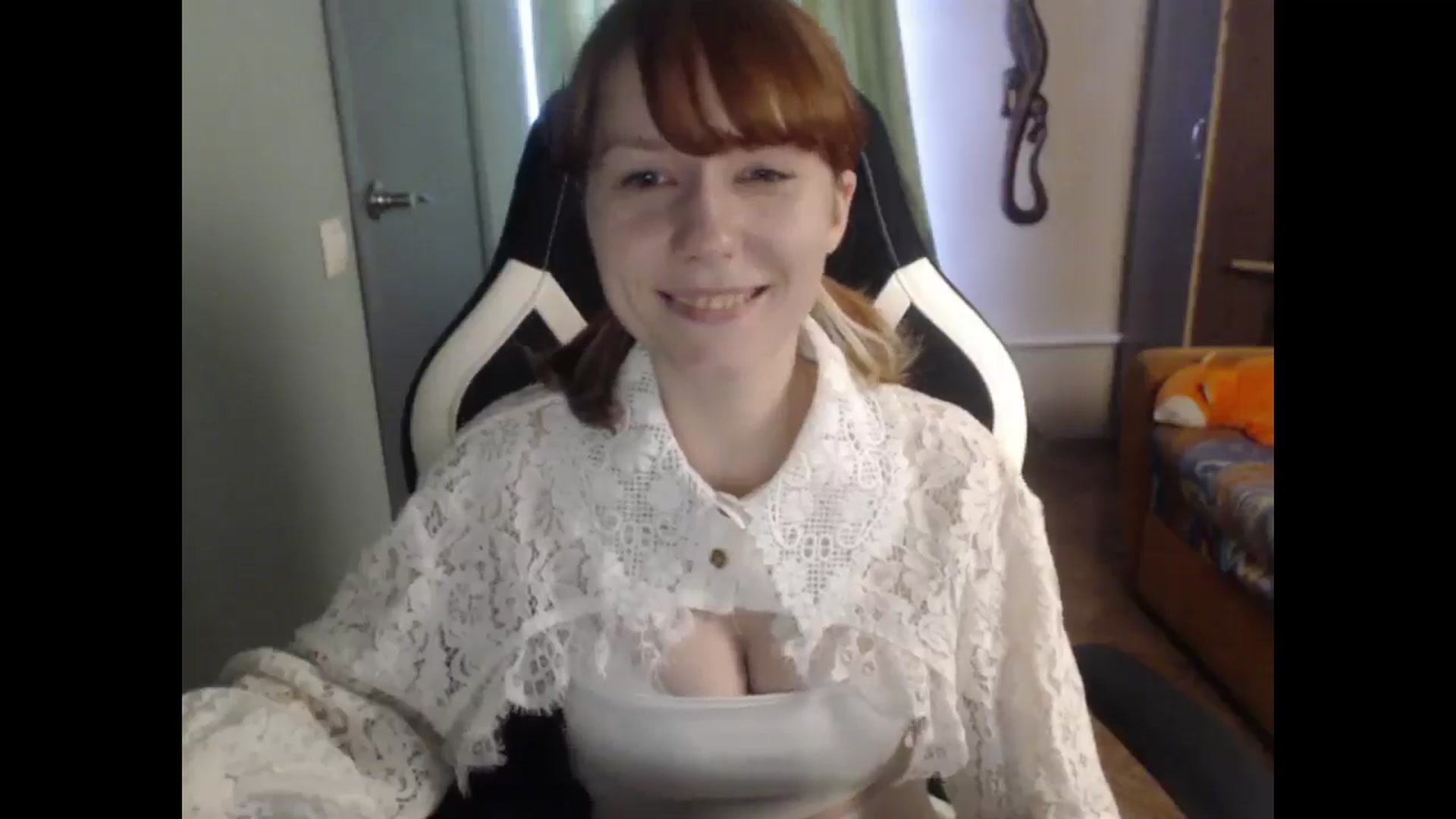 Gallery image thumbnail from NikiFoks18's myfreecams stream on, 03/31/2026, 12:38 image 13 of 20
