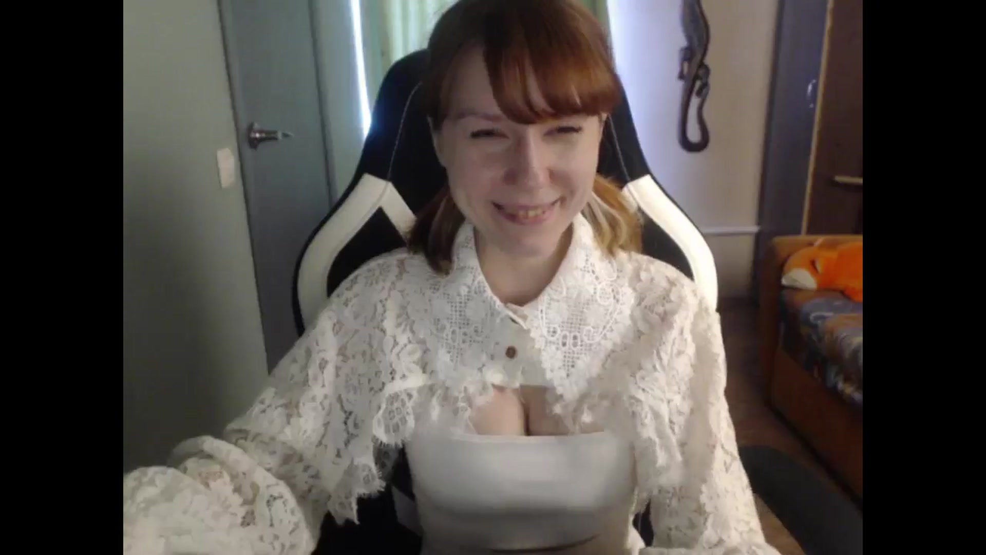 Gallery image thumbnail from NikiFoks18's myfreecams stream on, 03/31/2026, 12:38 image 12 of 20